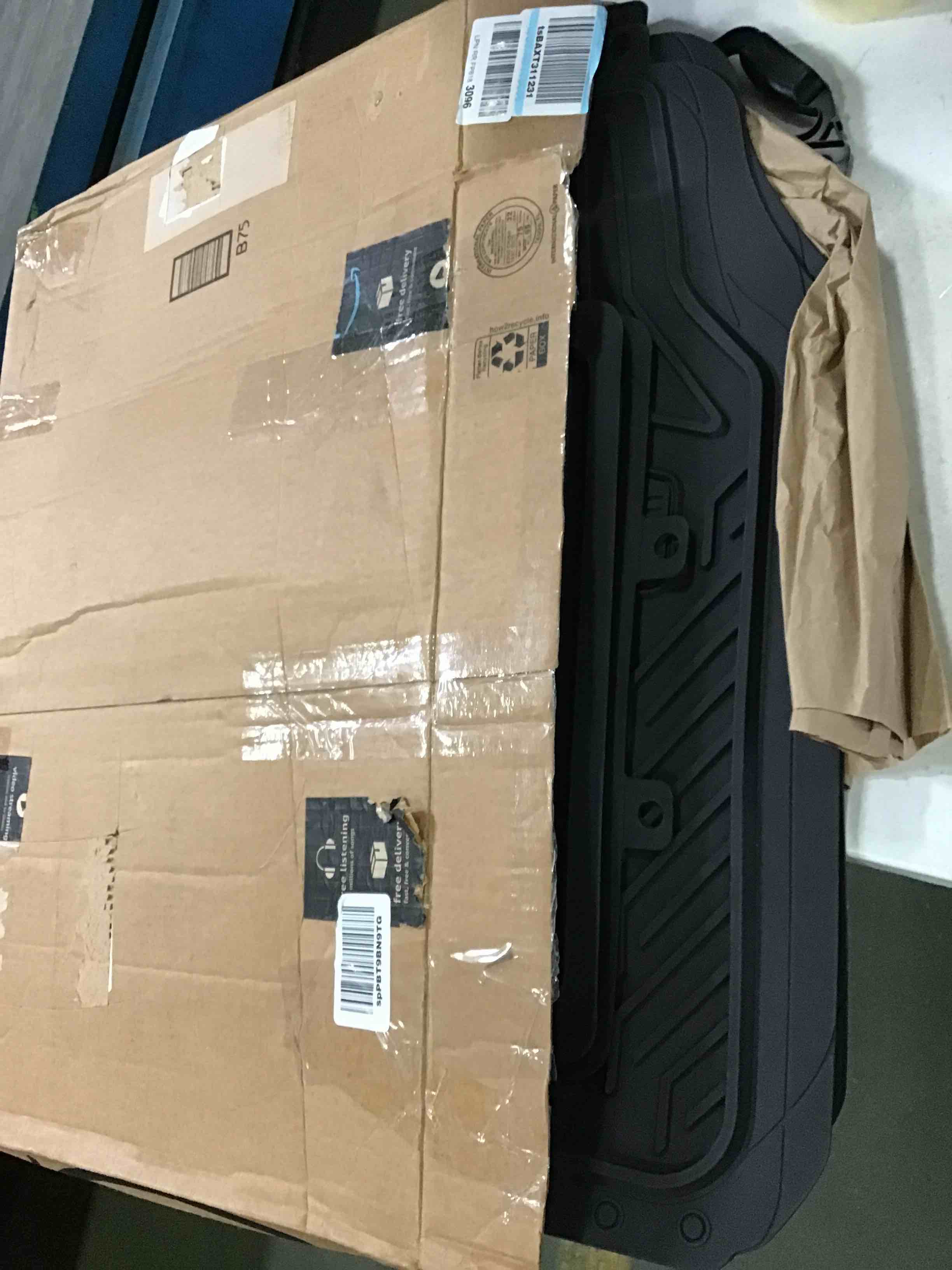 https://s3.amazonaws.com/lotting-images-prod/bidfta/RED5242139_1691164950288.jpeg