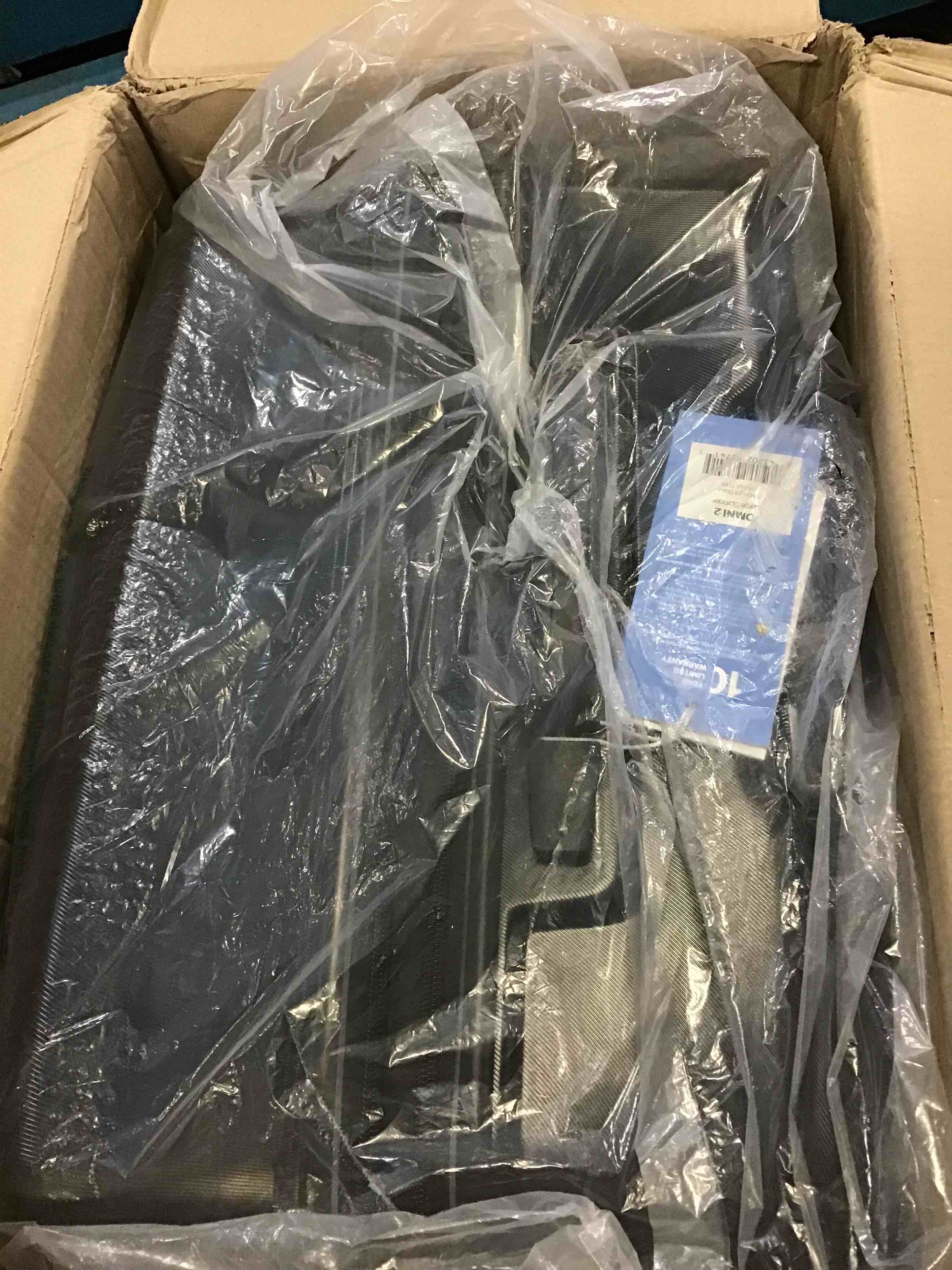 https://s3.amazonaws.com/lotting-images-prod/bidfta/RED5242458_1691768370126.jpeg