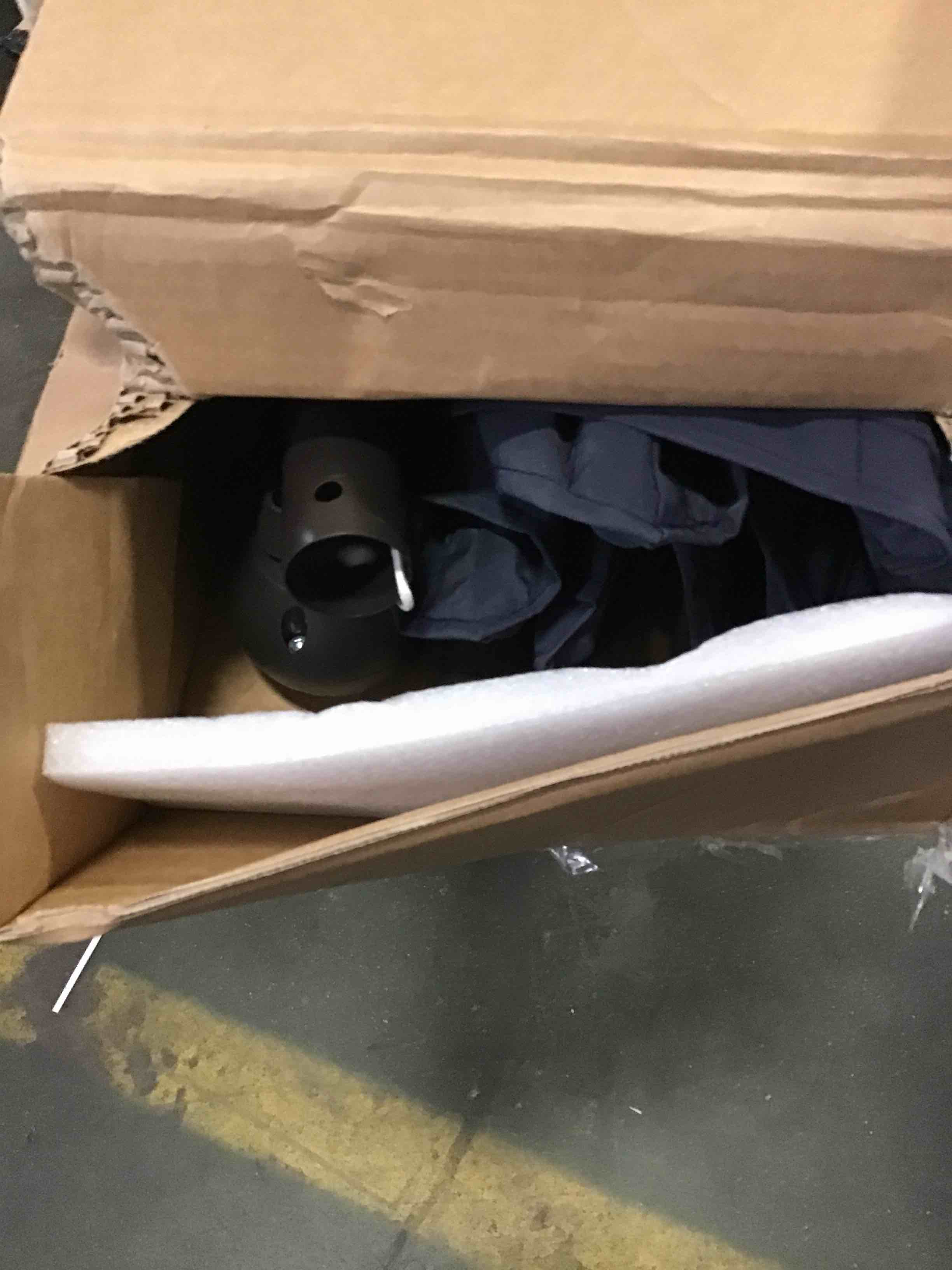 https://s3.amazonaws.com/lotting-images-prod/bidfta/RED5242510_1691784491826.jpeg