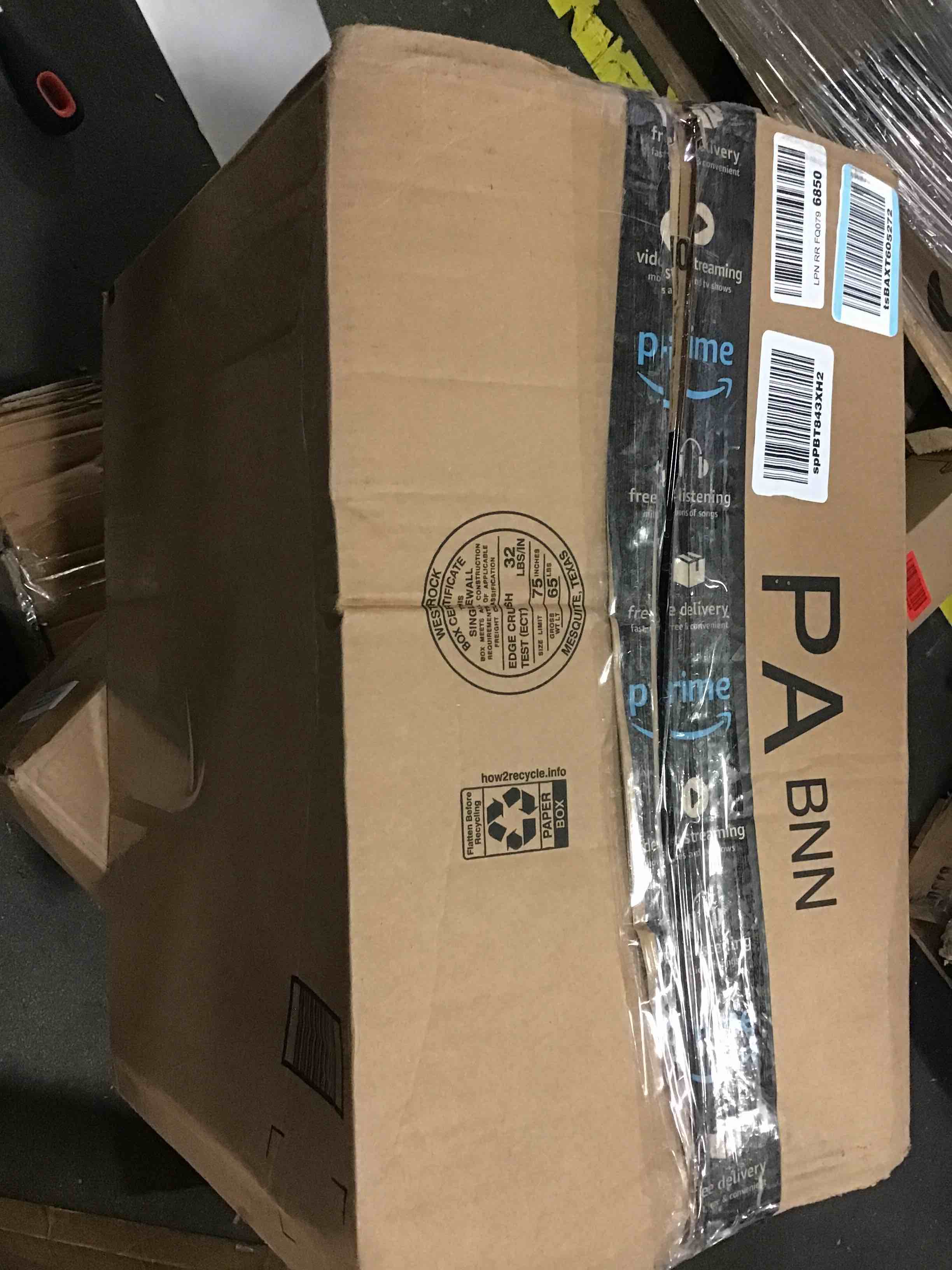 https://s3.amazonaws.com/lotting-images-prod/bidfta/RED5242548_1691844707386.jpeg