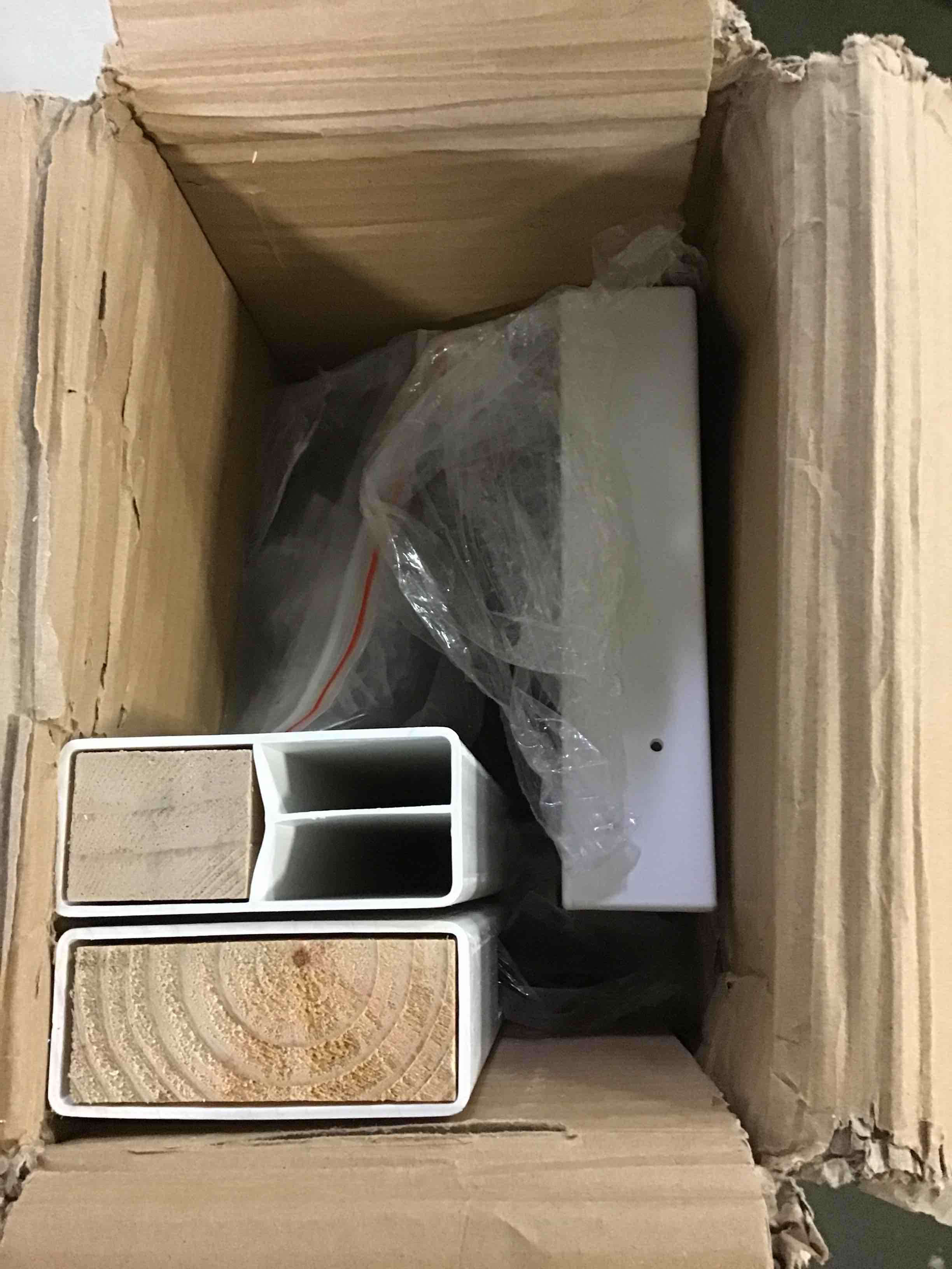 https://s3.amazonaws.com/lotting-images-prod/bidfta/RED5242875_1692214181942.jpeg
