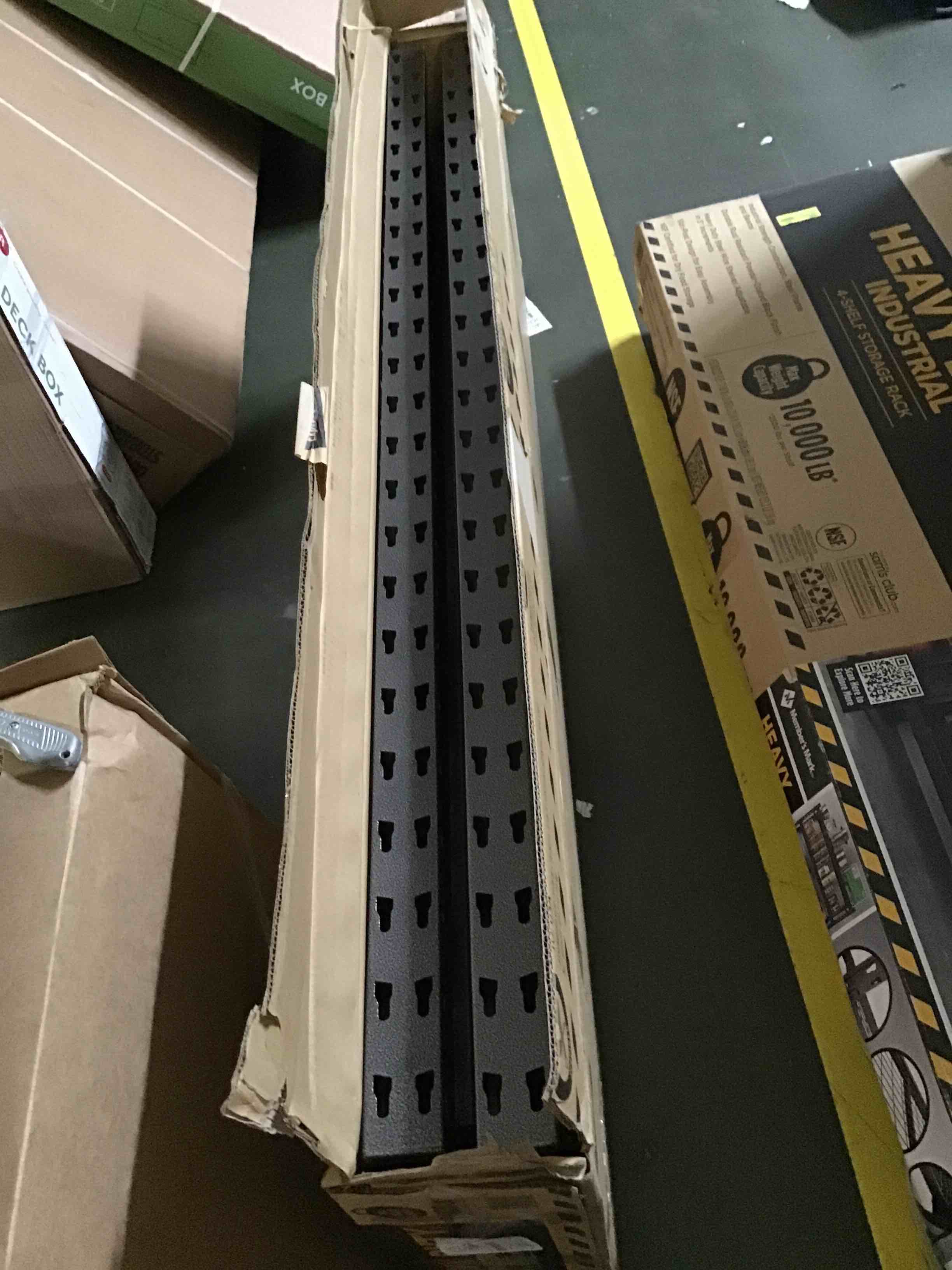 https://s3.amazonaws.com/lotting-images-prod/bidfta/RED5247417_1691426850864.jpeg