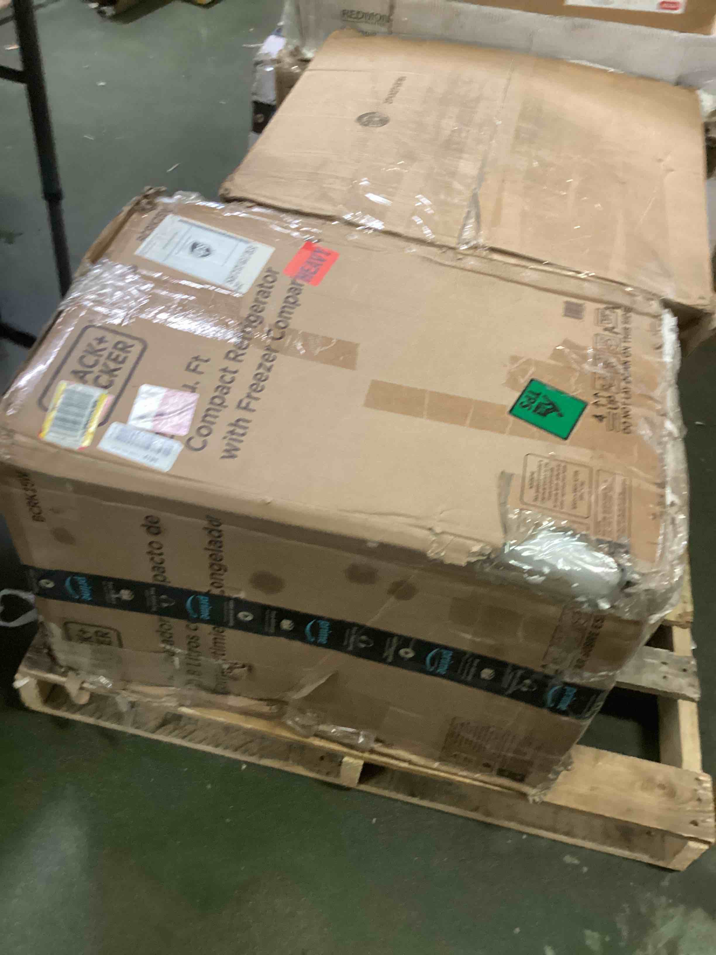 https://s3.amazonaws.com/lotting-images-prod/bidfta/RED5249411_1691432720843.jpeg