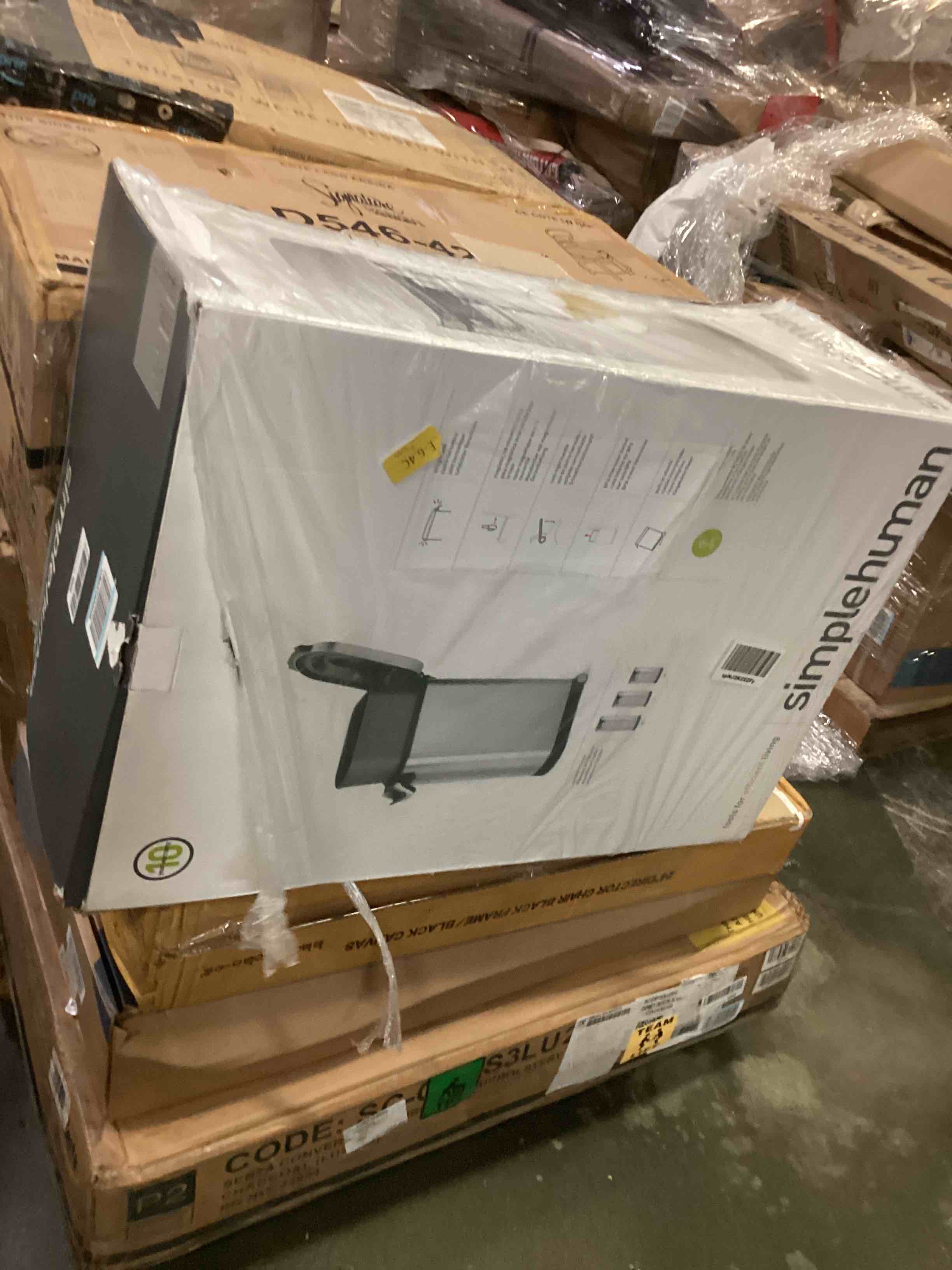 https://s3.amazonaws.com/lotting-images-prod/bidfta/RED5249423_1691434520536.jpeg