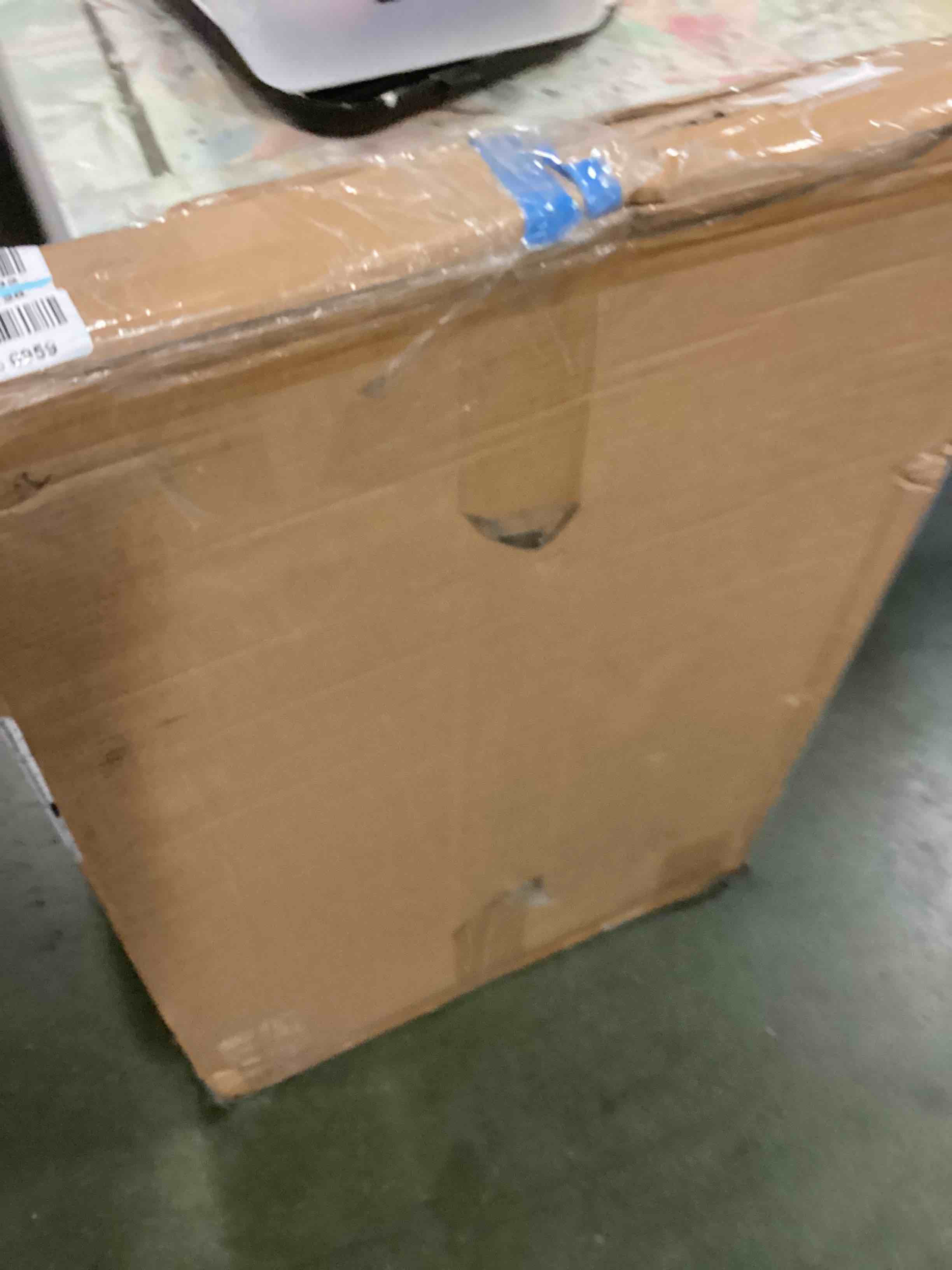 https://s3.amazonaws.com/lotting-images-prod/bidfta/RED5249460_1691493610309.jpeg