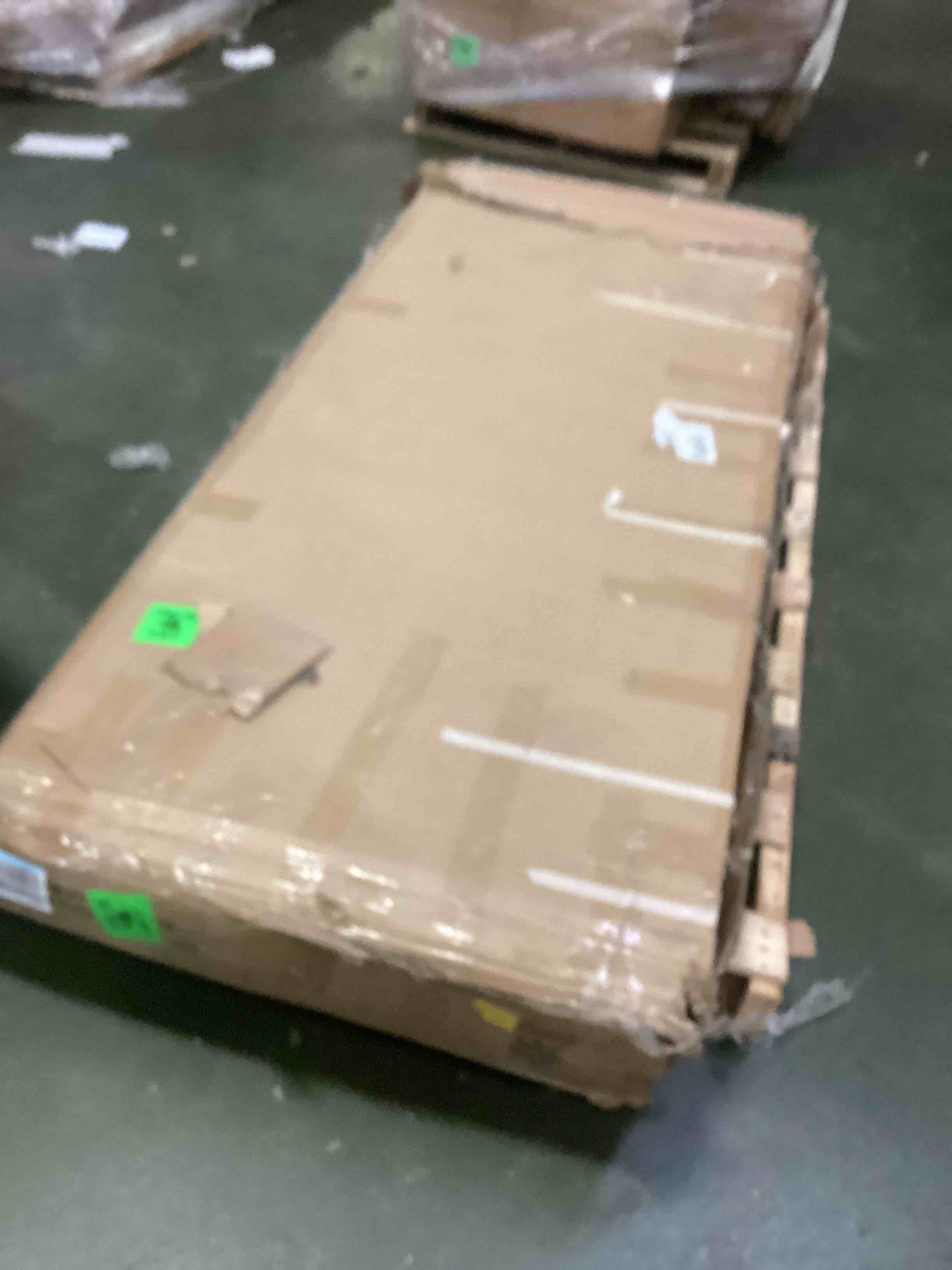 https://s3.amazonaws.com/lotting-images-prod/bidfta/RED5249593_1691581475164.jpeg