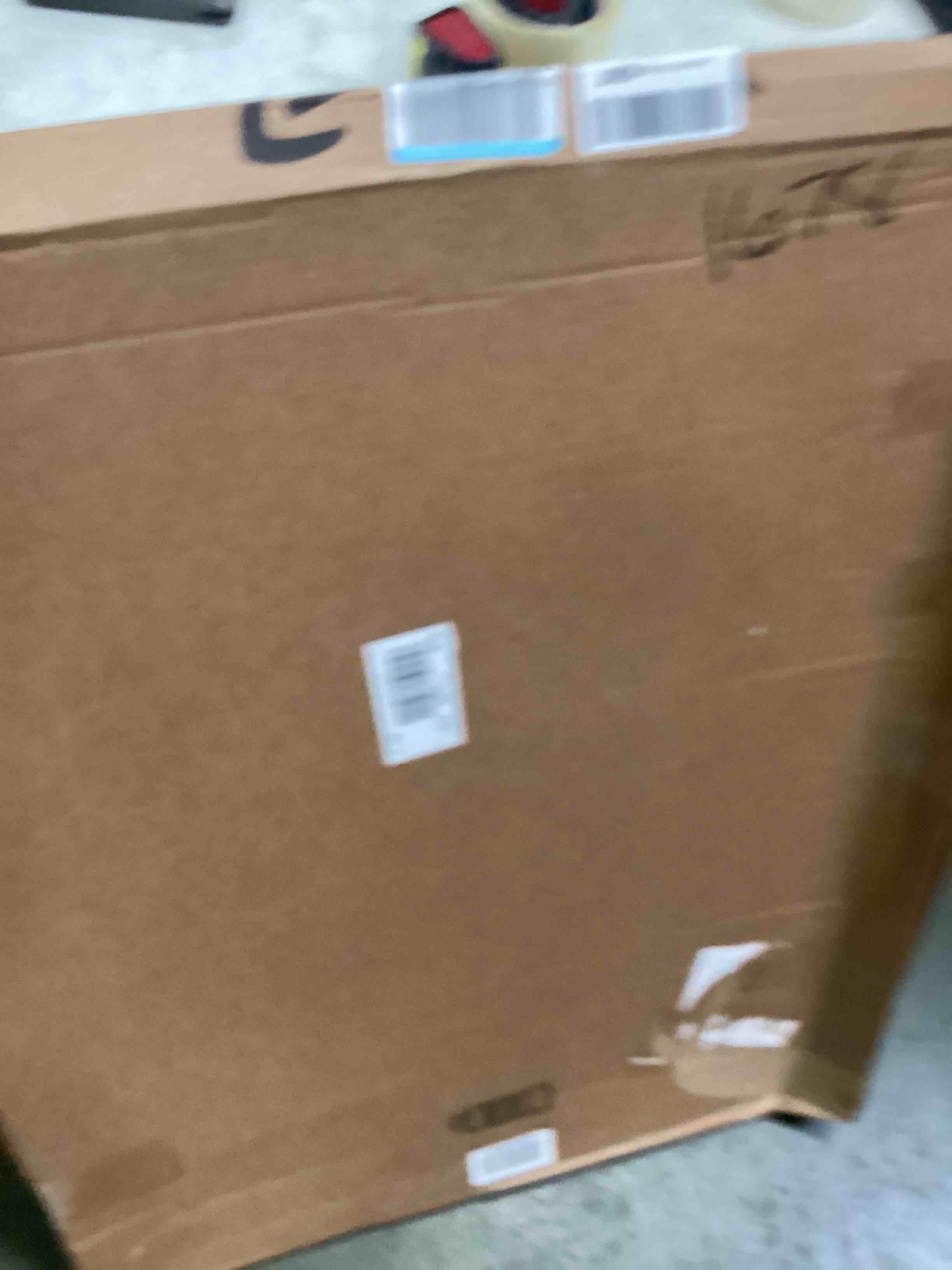 https://s3.amazonaws.com/lotting-images-prod/bidfta/RED5249748_1691605225136.jpeg