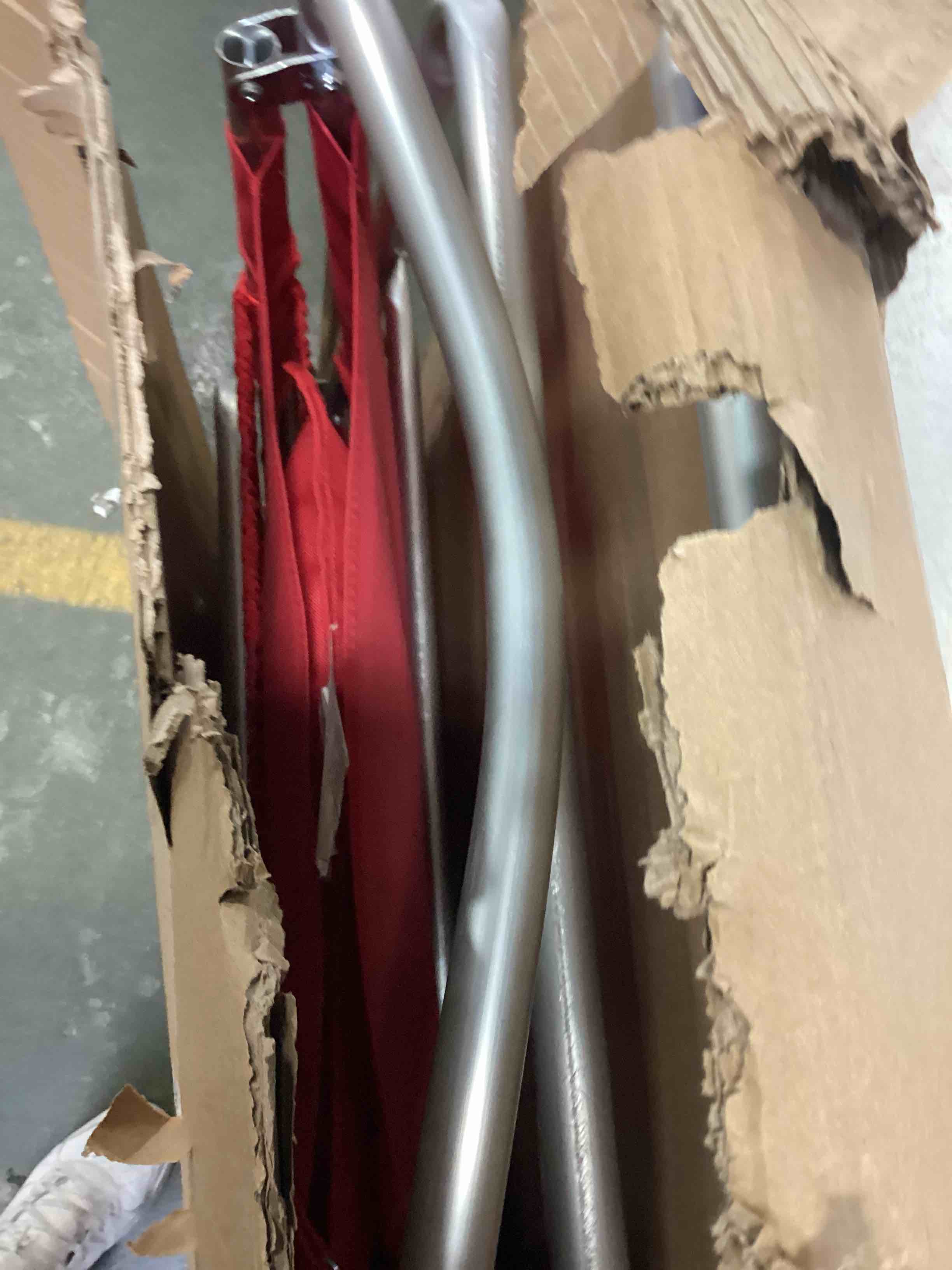 https://s3.amazonaws.com/lotting-images-prod/bidfta/RED5249748_1691605554434.jpeg