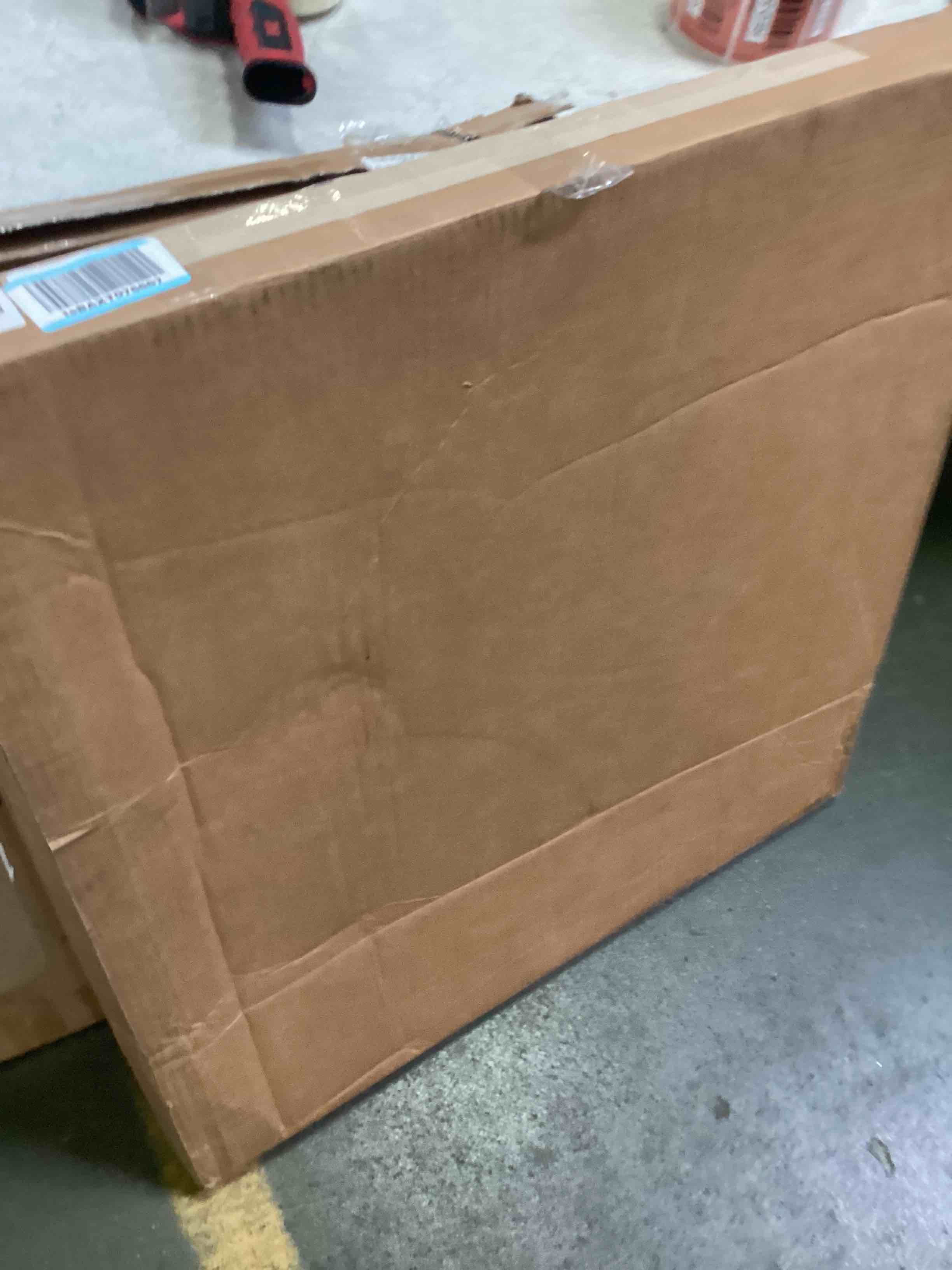 https://s3.amazonaws.com/lotting-images-prod/bidfta/RED5249750_1691605723747.jpeg