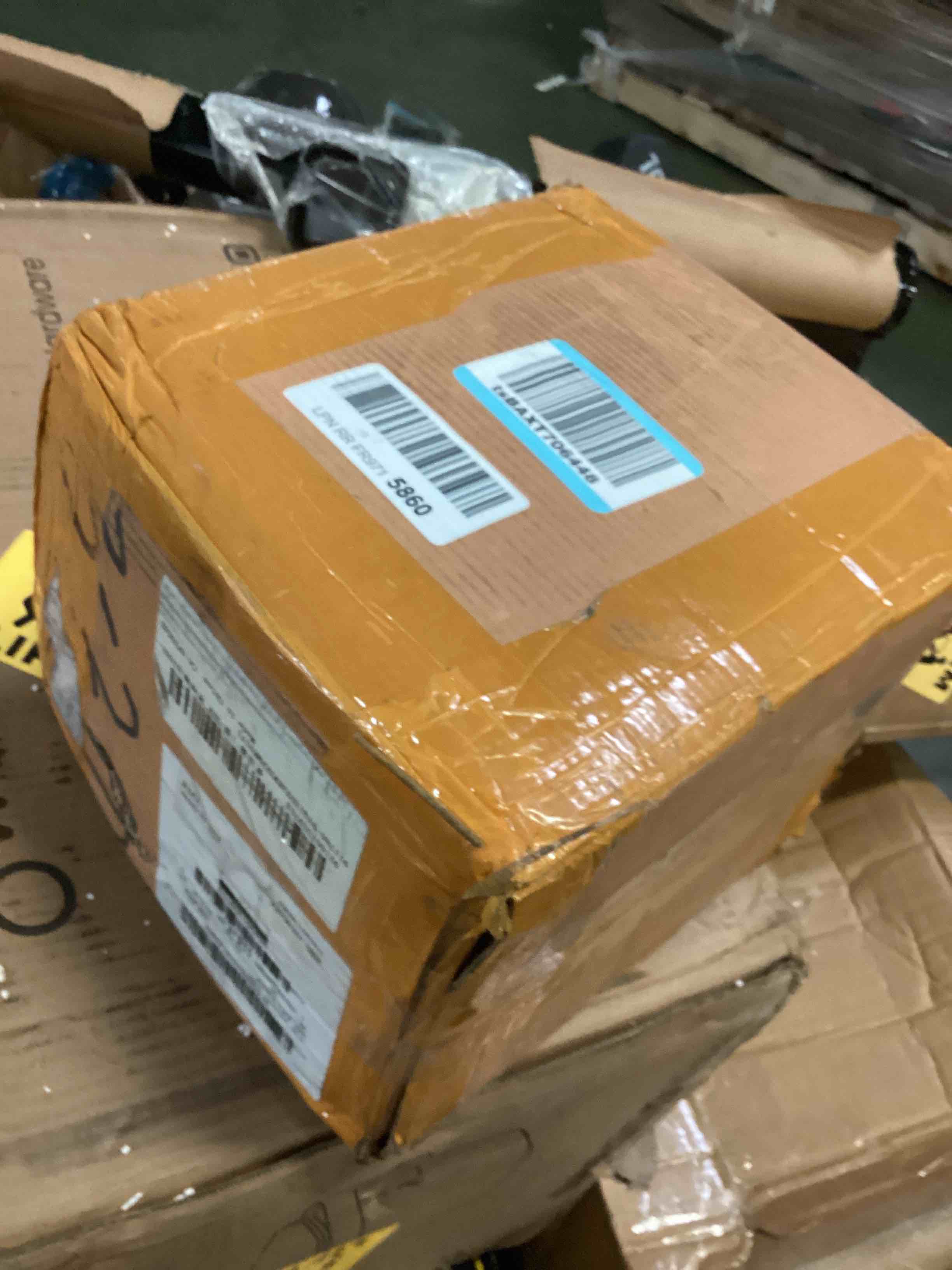 https://s3.amazonaws.com/lotting-images-prod/bidfta/RED5249856_1691678059336.jpeg