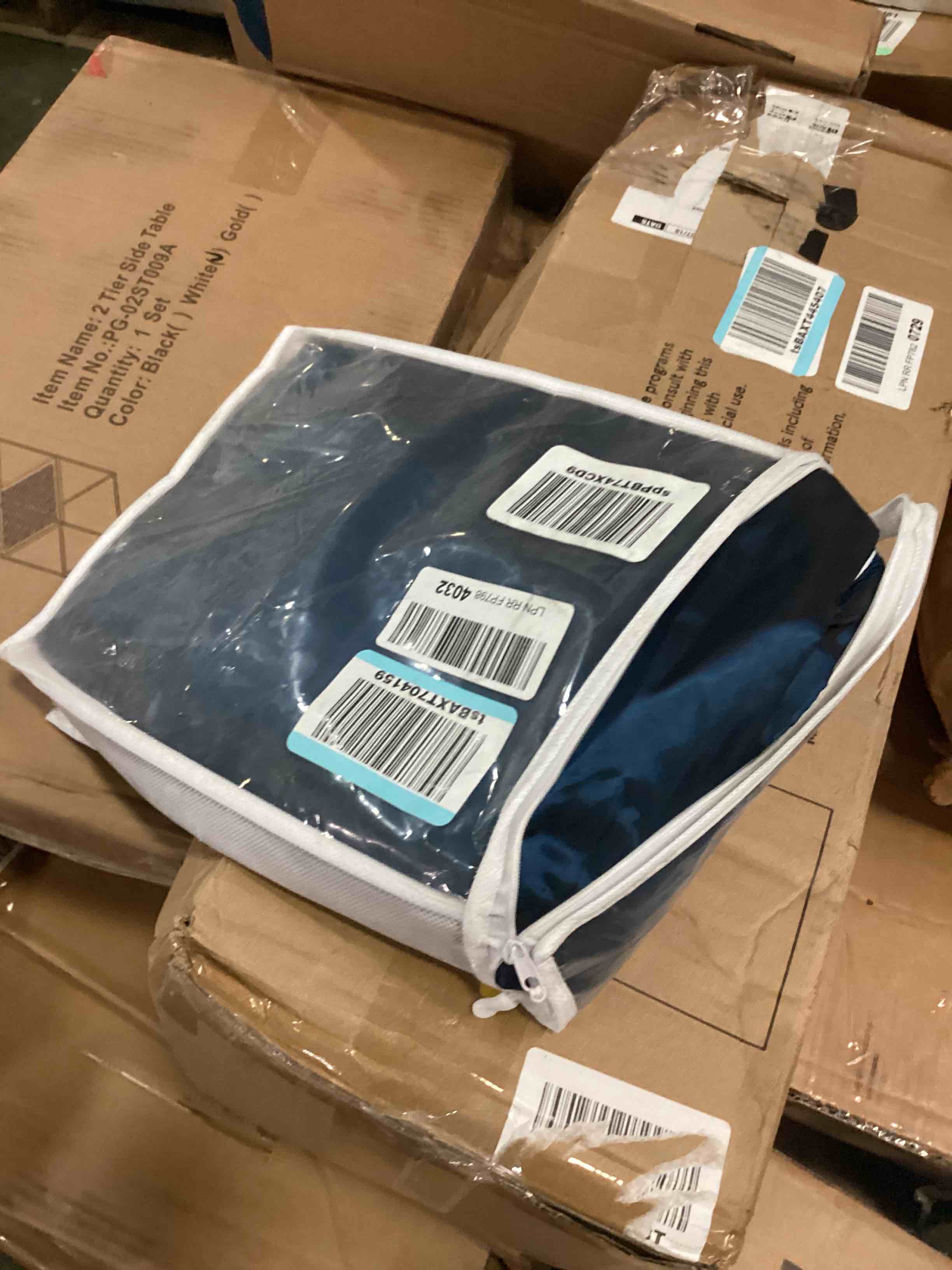 https://s3.amazonaws.com/lotting-images-prod/bidfta/RED5249974_1691690874695.jpeg
