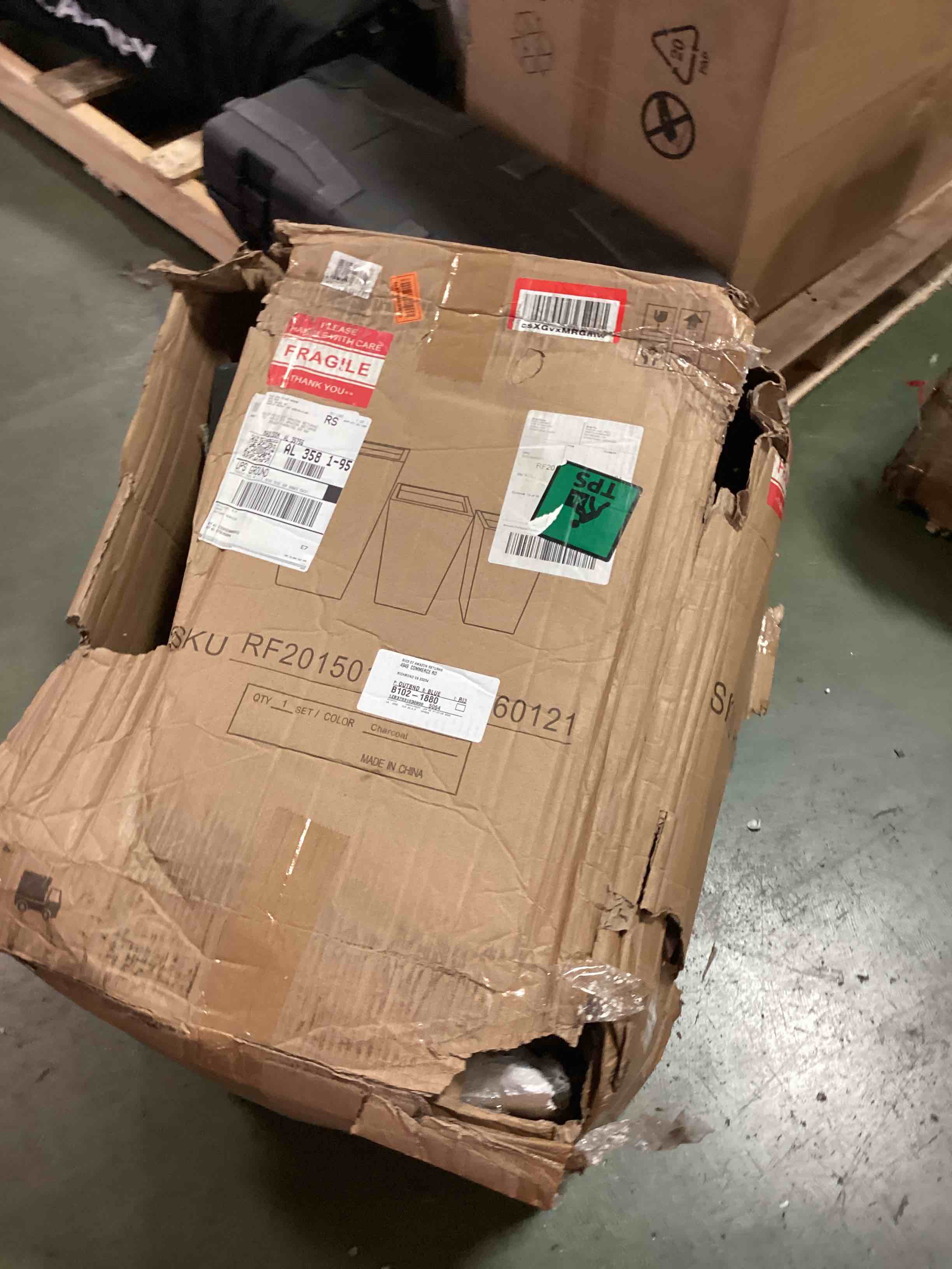 https://s3.amazonaws.com/lotting-images-prod/bidfta/RED5250352_1692188801645.jpeg