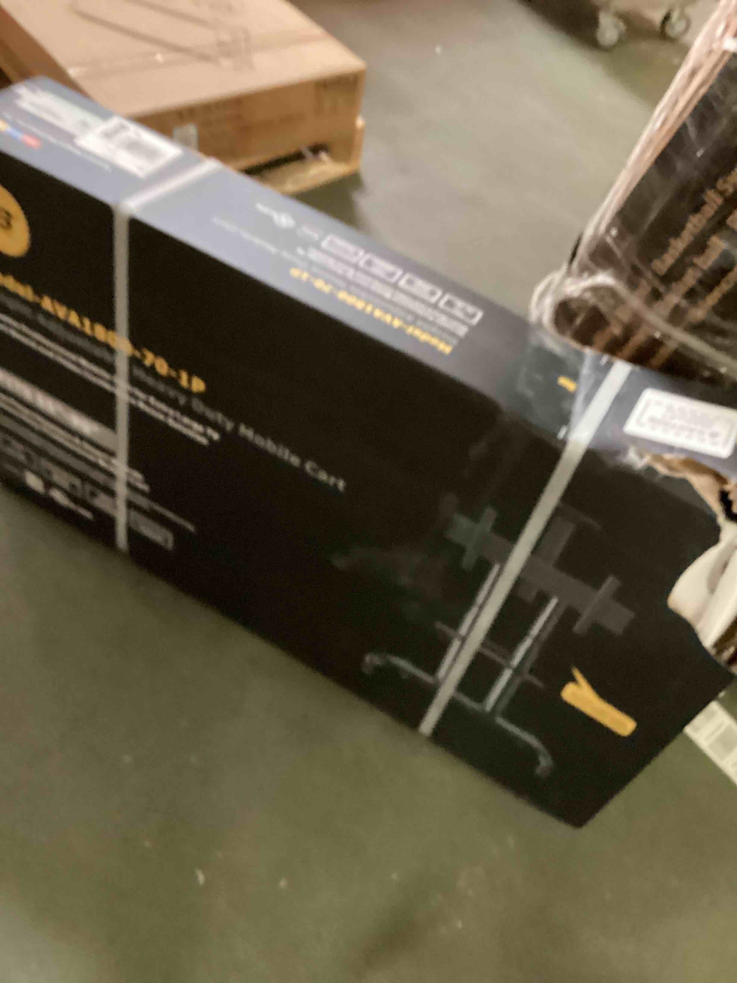 https://s3.amazonaws.com/lotting-images-prod/bidfta/RED5250385_1692195588351.jpeg