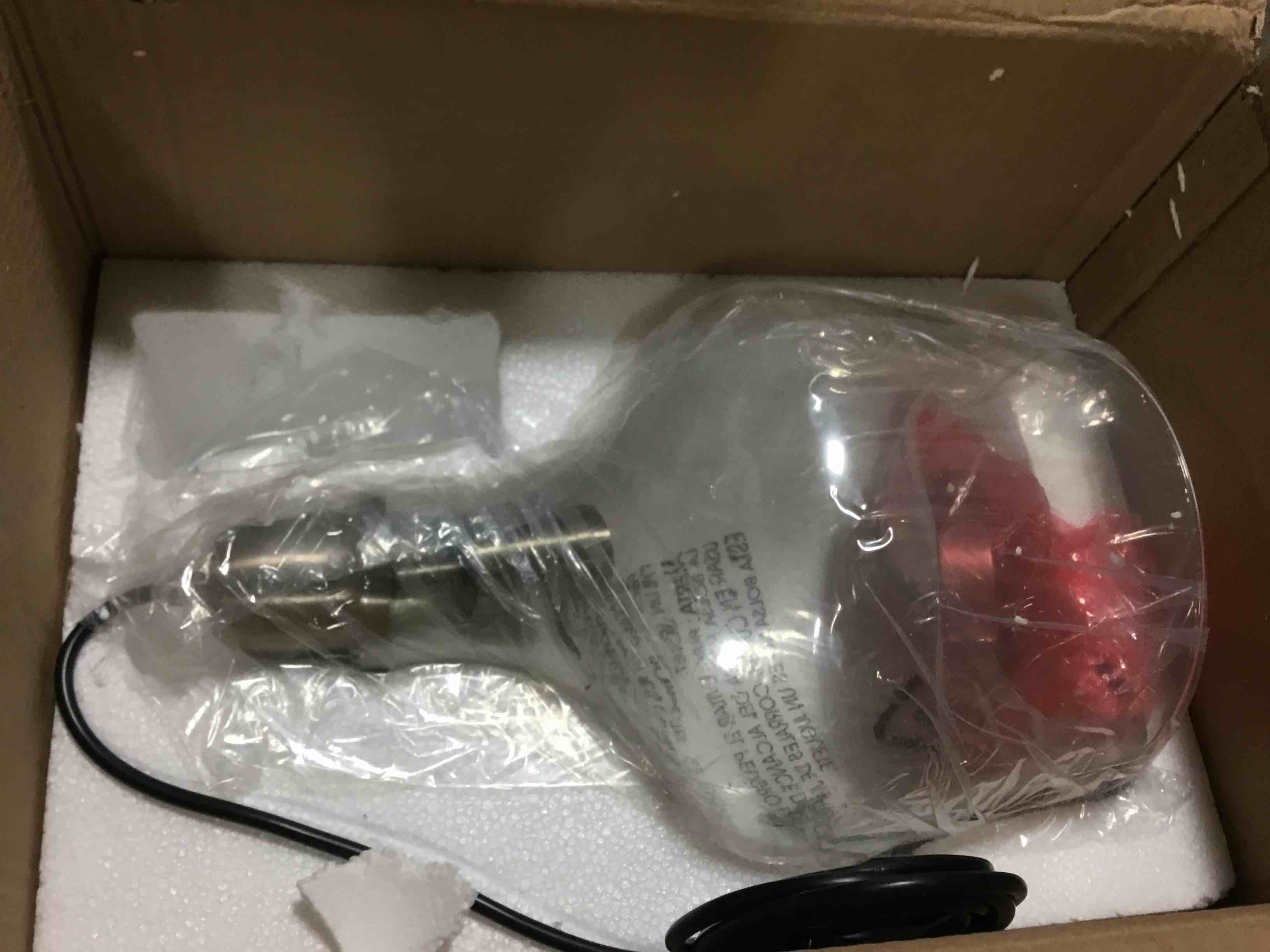 https://s3.amazonaws.com/lotting-images-prod/bidfta/RED5250998_1690558036773.jpeg