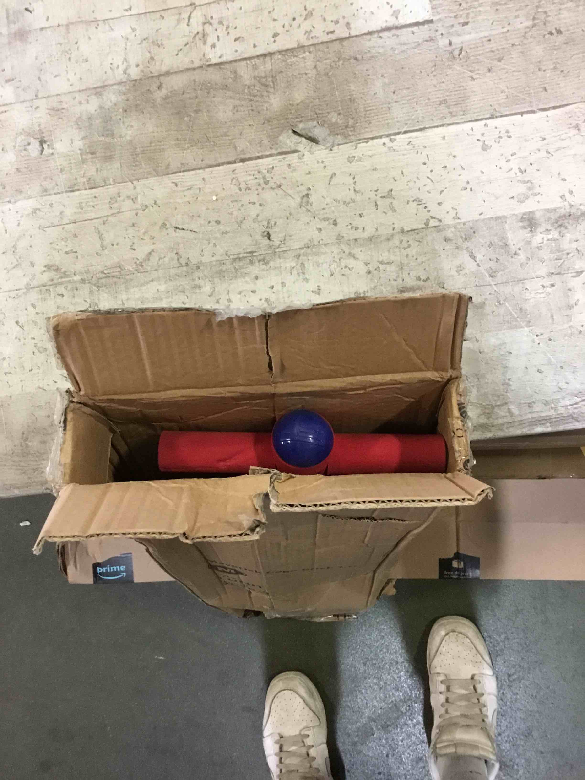 https://s3.amazonaws.com/lotting-images-prod/bidfta/RED5251110_1691000282377.jpeg