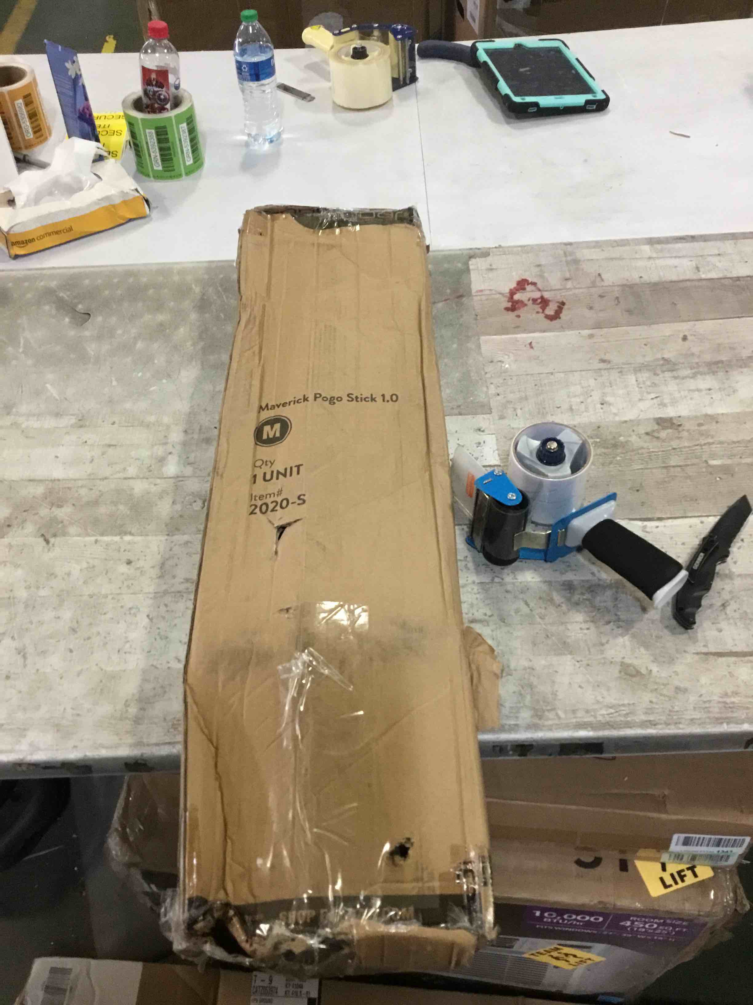 https://s3.amazonaws.com/lotting-images-prod/bidfta/RED5251110_1691000305792.jpeg
