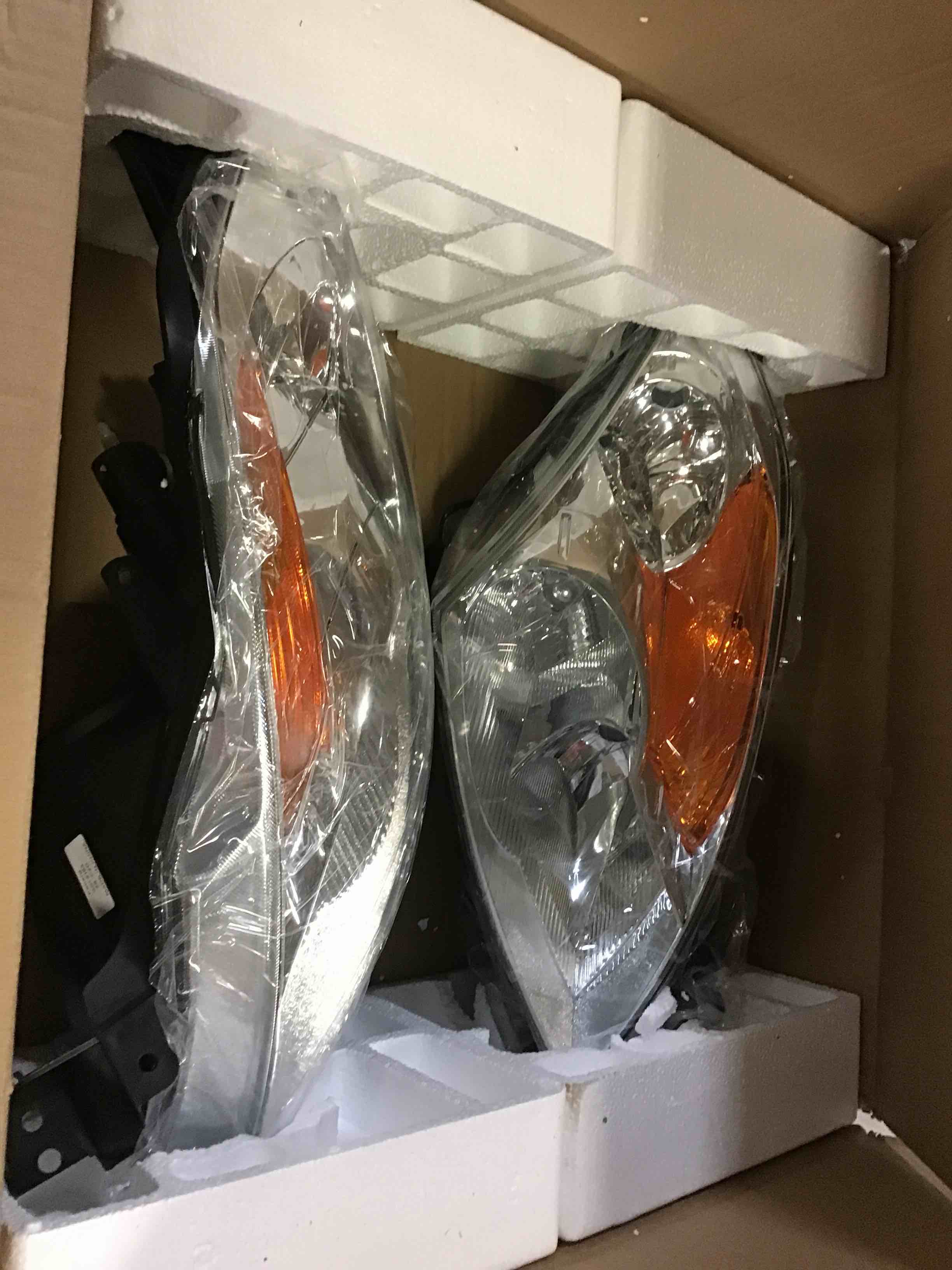 https://s3.amazonaws.com/lotting-images-prod/bidfta/RED5251765_1692128584369.jpeg