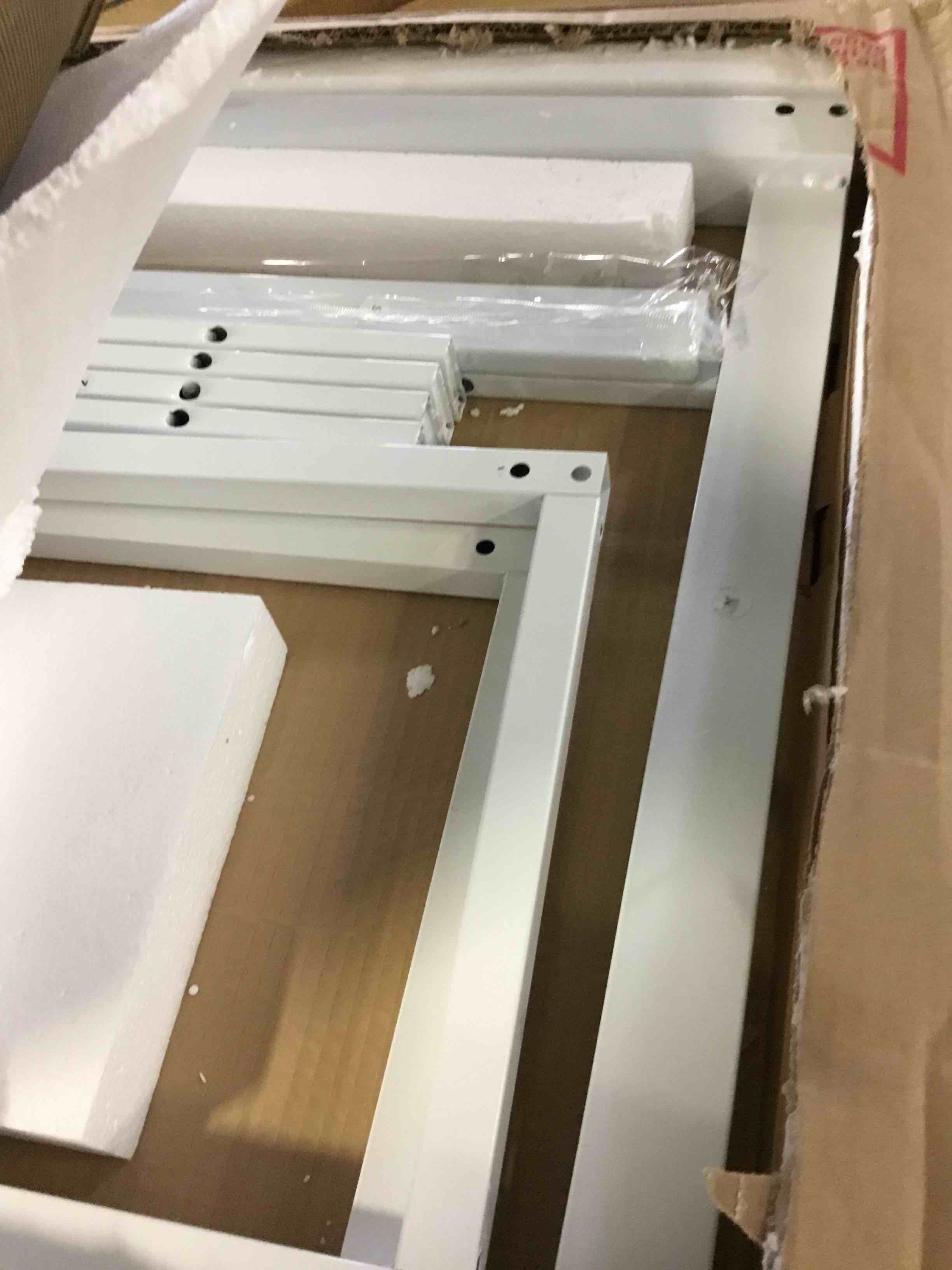 https://s3.amazonaws.com/lotting-images-prod/bidfta/RED5251974_1692111700252.jpeg
