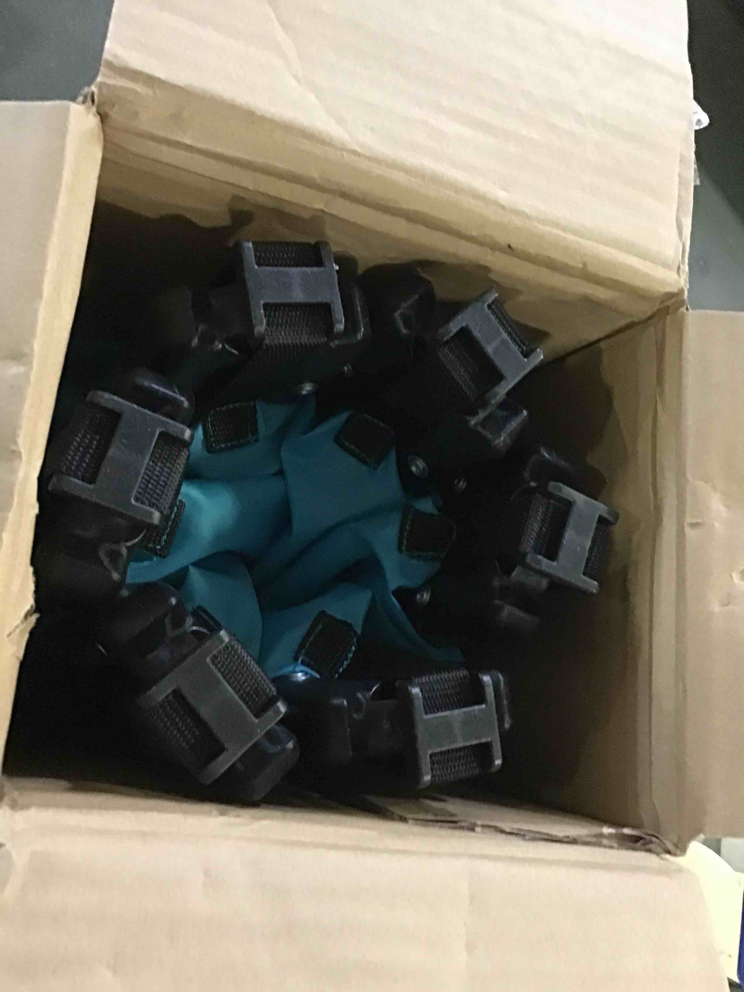 https://s3.amazonaws.com/lotting-images-prod/bidfta/RED5252046_1692125356704.jpeg