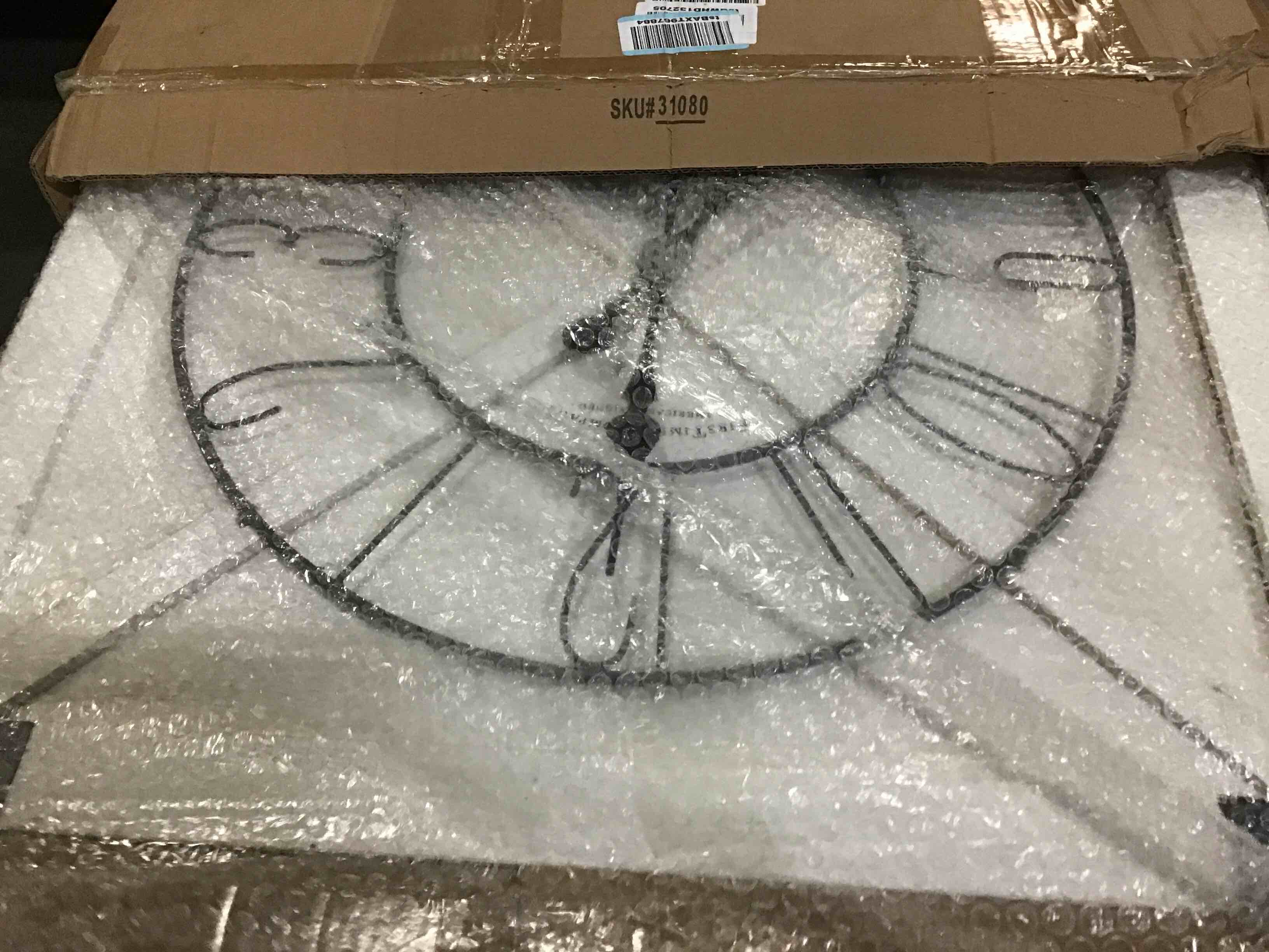https://s3.amazonaws.com/lotting-images-prod/bidfta/RED5252086_1692184439632.jpeg