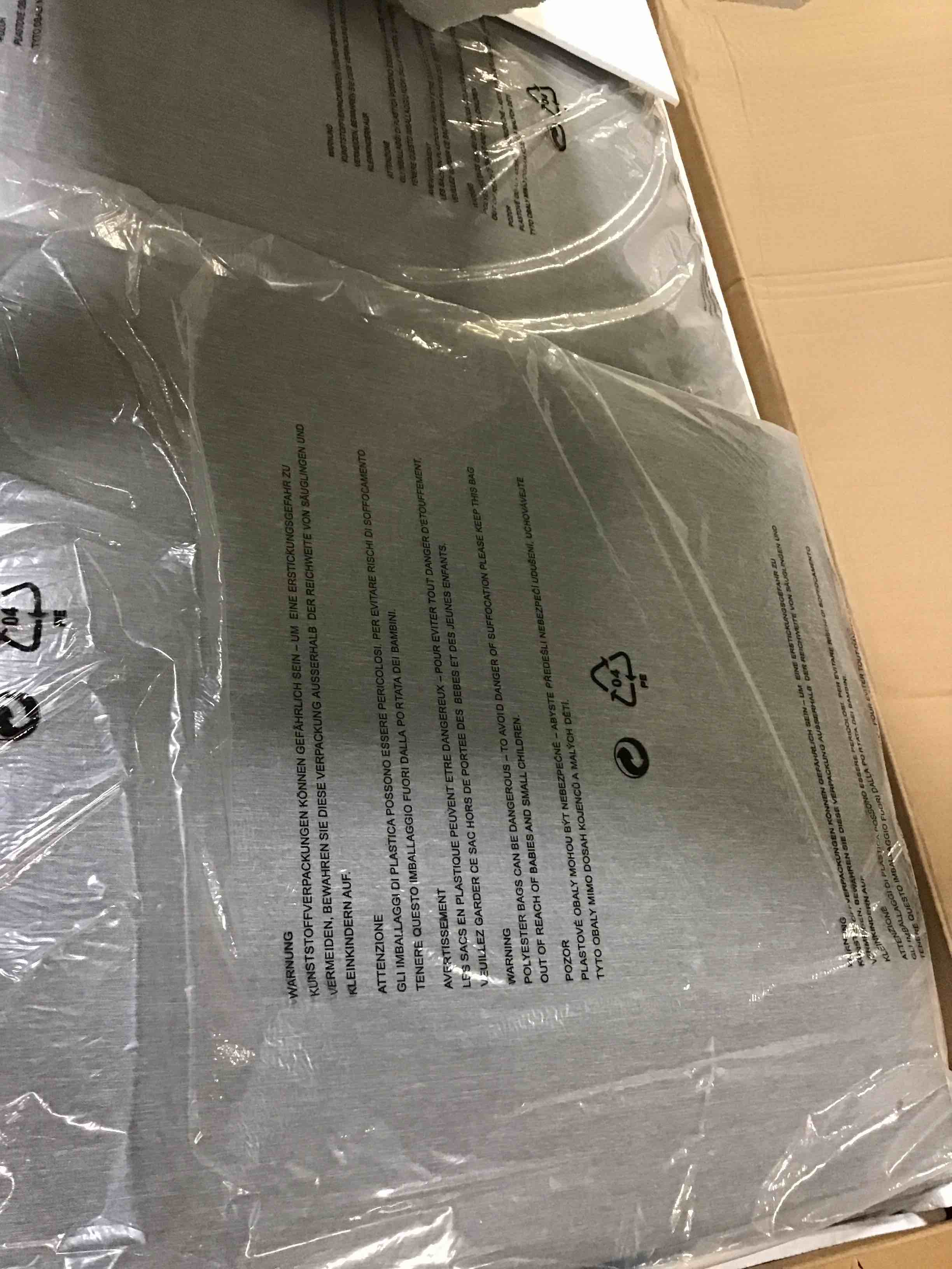 https://s3.amazonaws.com/lotting-images-prod/bidfta/RED5252090_1692185004100.jpeg