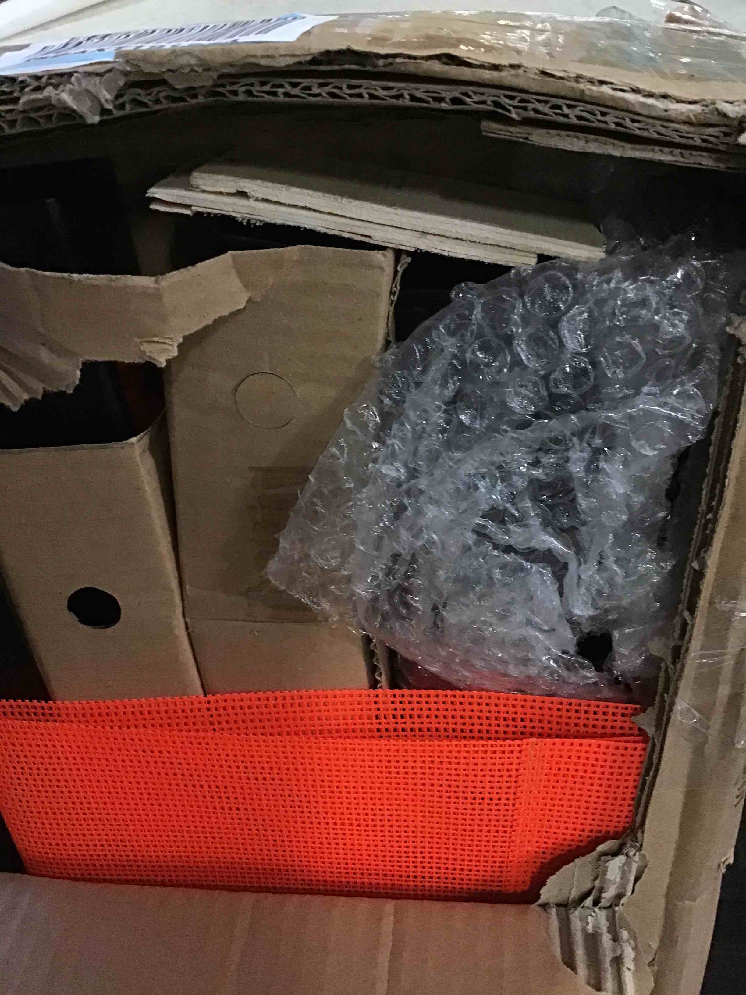 https://s3.amazonaws.com/lotting-images-prod/bidfta/RED5252556_1692369717127.jpeg