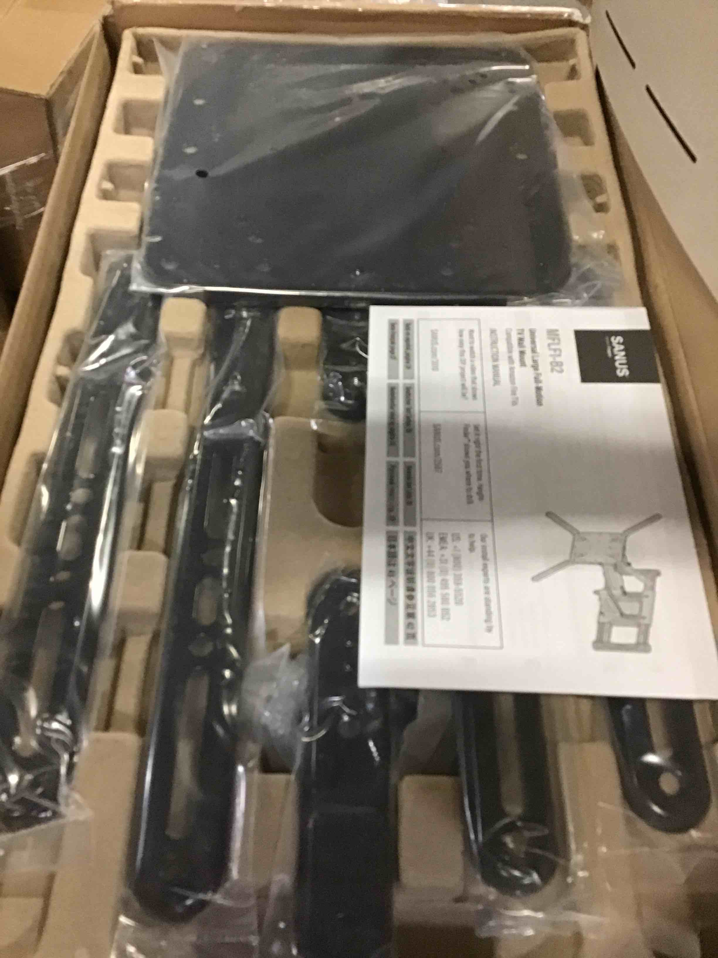 https://s3.amazonaws.com/lotting-images-prod/bidfta/RED5252924_1692707323576.jpeg