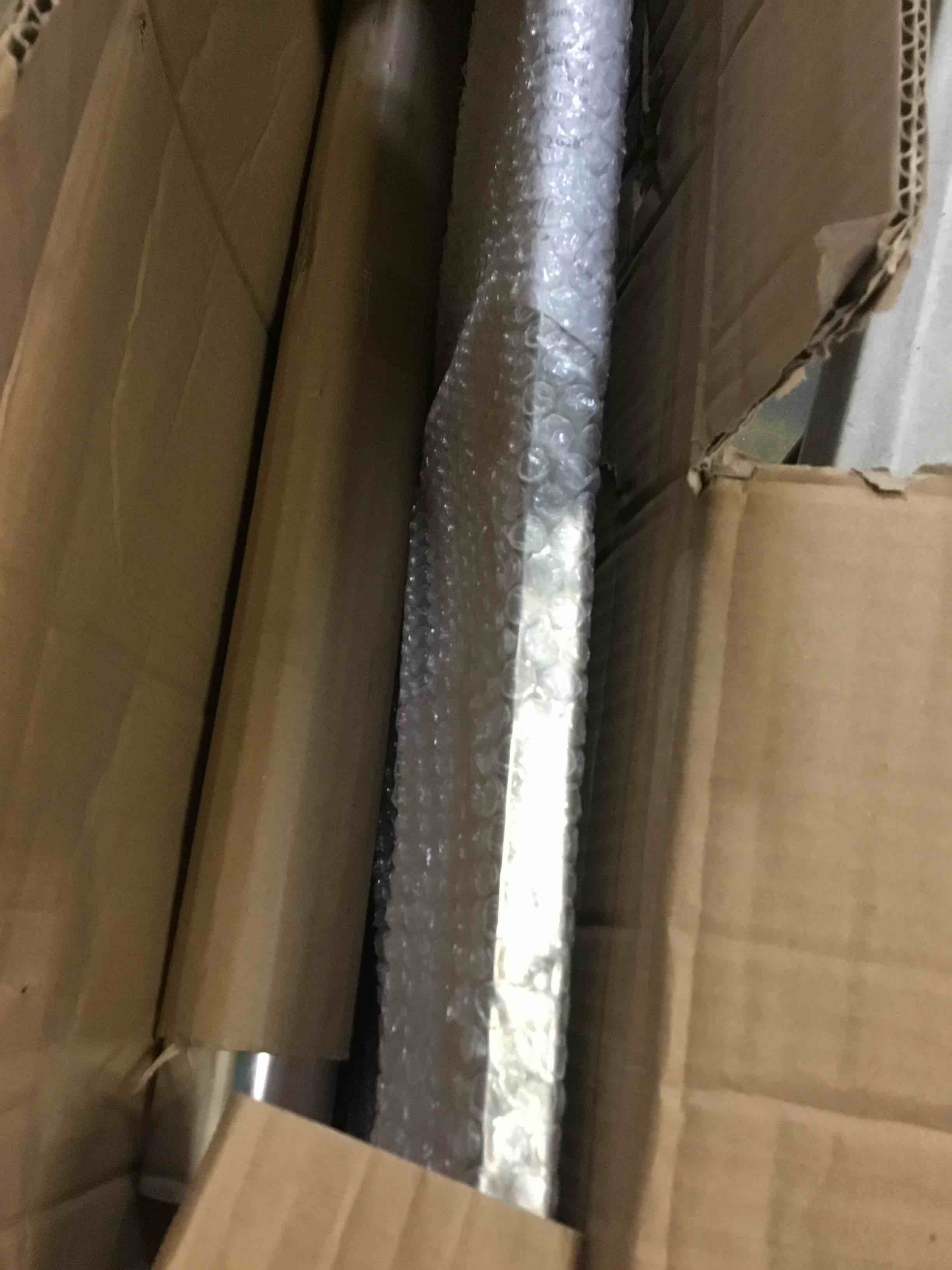https://s3.amazonaws.com/lotting-images-prod/bidfta/RED5253227_1692806875613.jpeg
