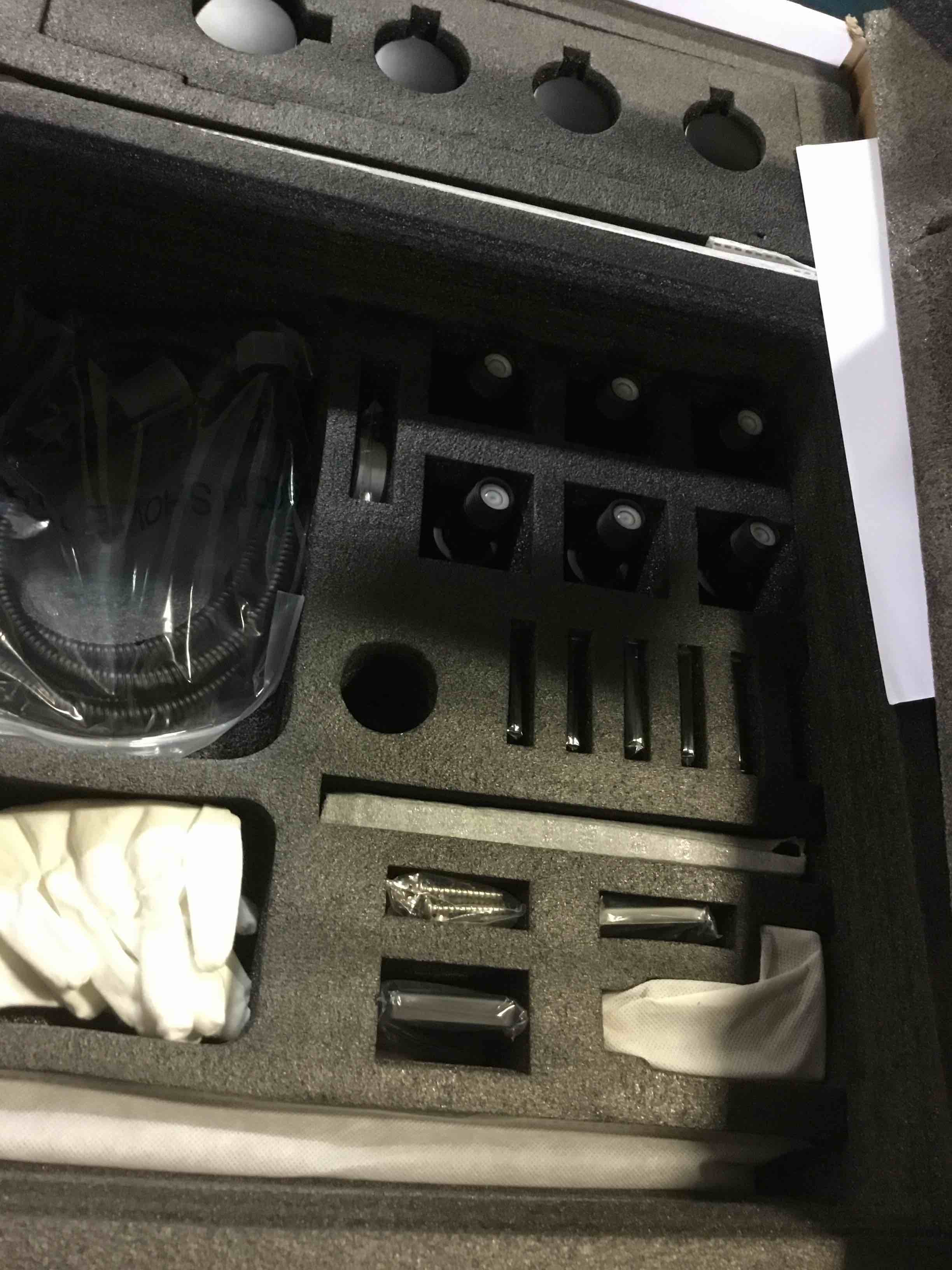 https://s3.amazonaws.com/lotting-images-prod/bidfta/RED5253293_1692819230505.jpeg