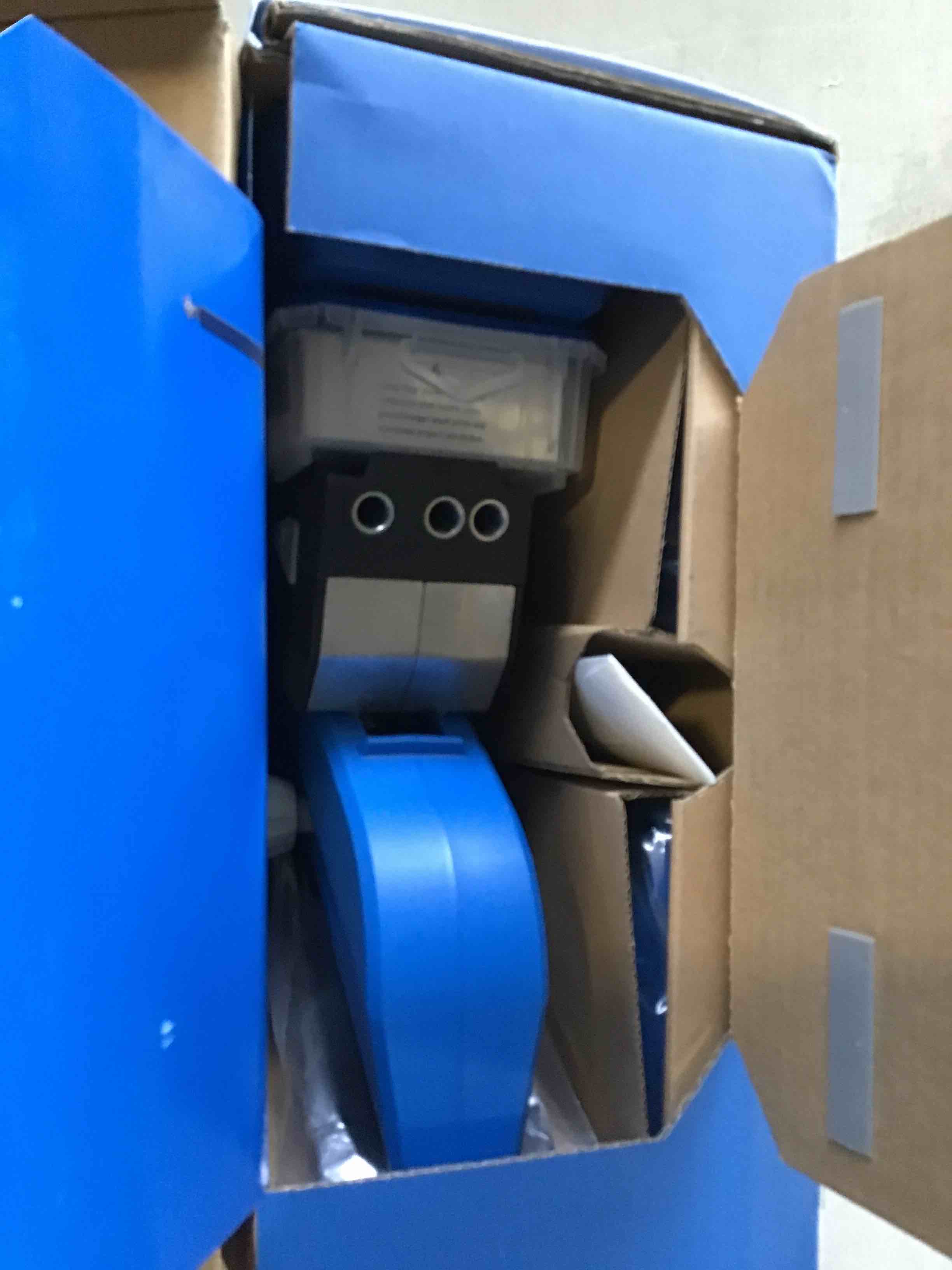 https://s3.amazonaws.com/lotting-images-prod/bidfta/RED5254013_1692624762372.jpeg