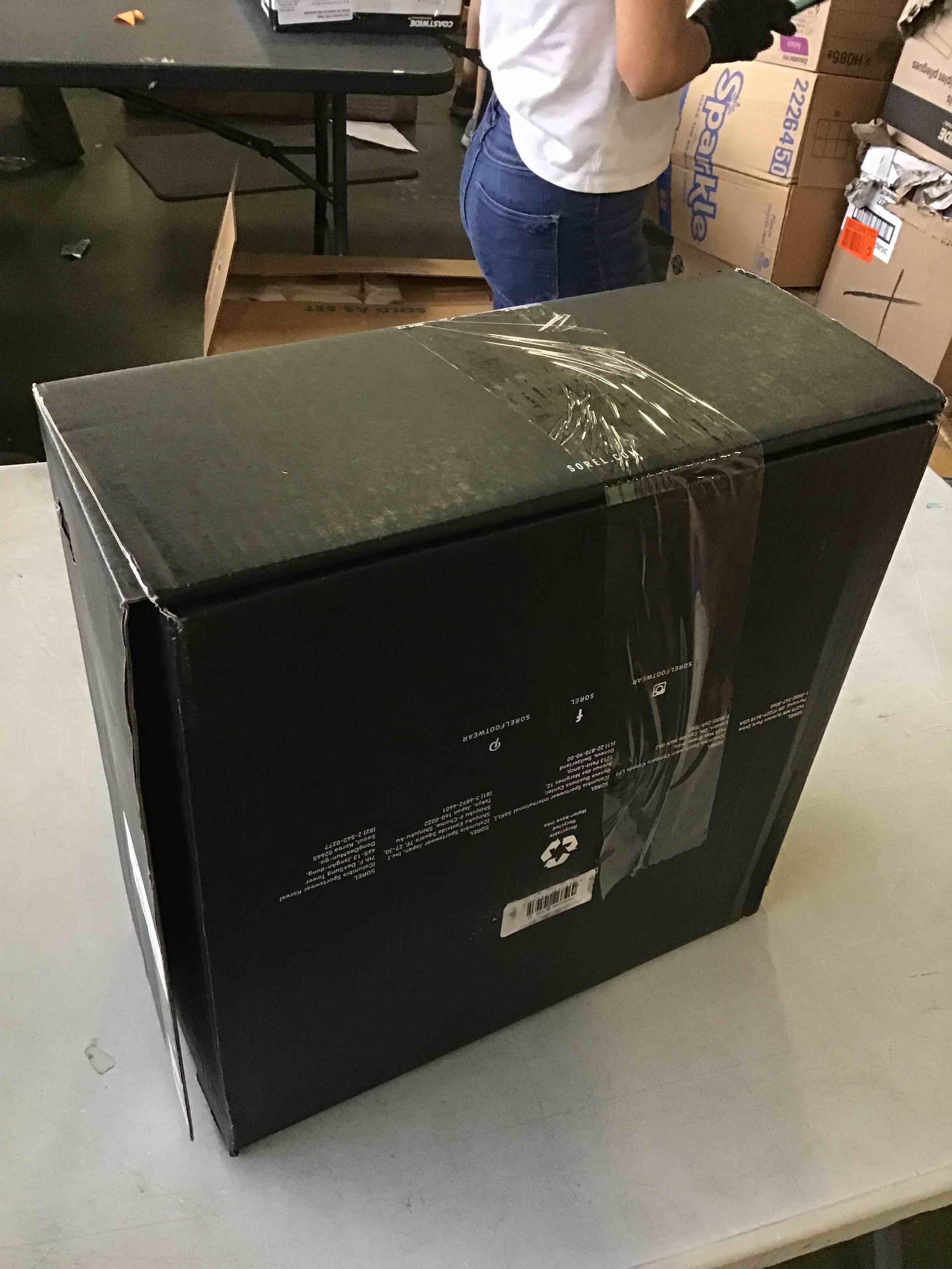 https://s3.amazonaws.com/lotting-images-prod/bidfta/RED5254018_1692625477173.jpeg