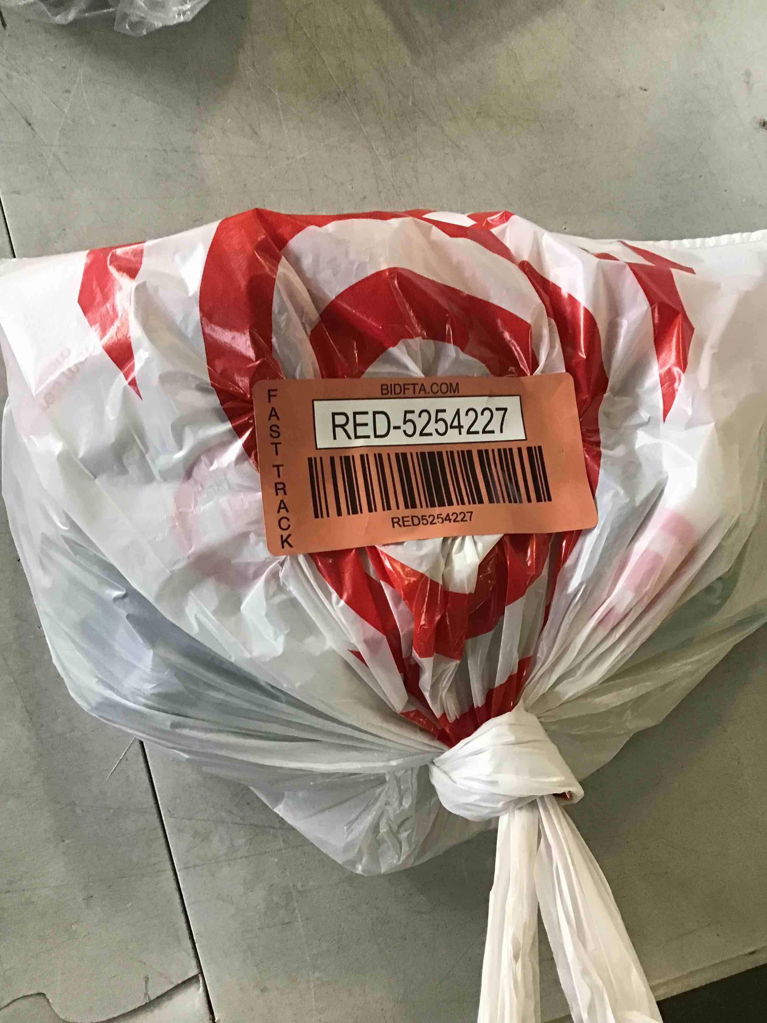 https://s3.amazonaws.com/lotting-images-prod/bidfta/RED5254227_1692631019458.jpeg