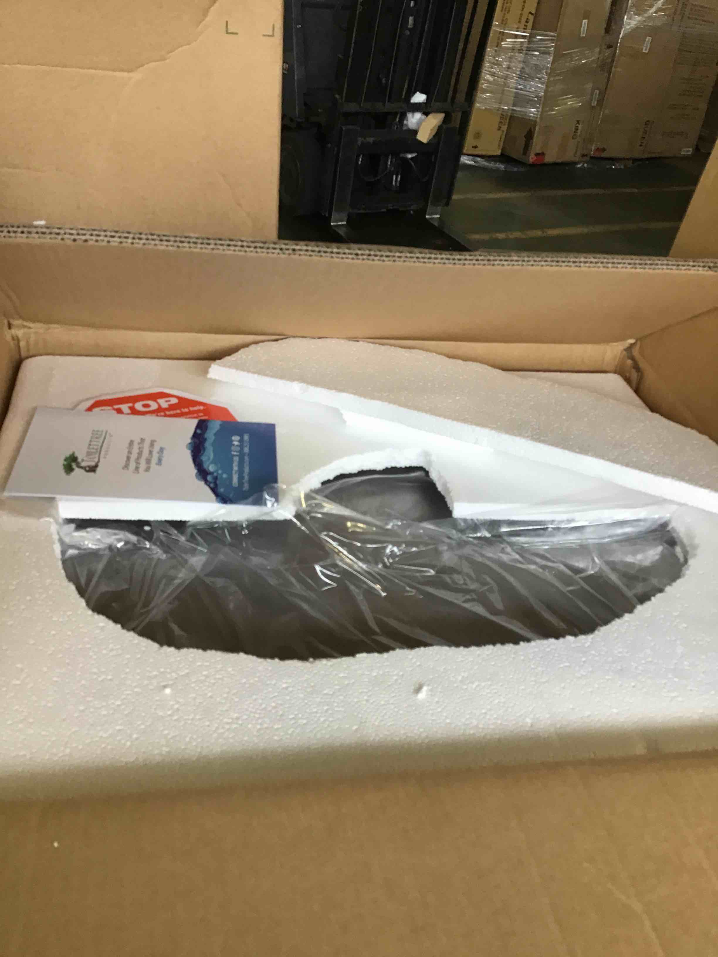https://s3.amazonaws.com/lotting-images-prod/bidfta/RED5254298_1692639337685.jpeg