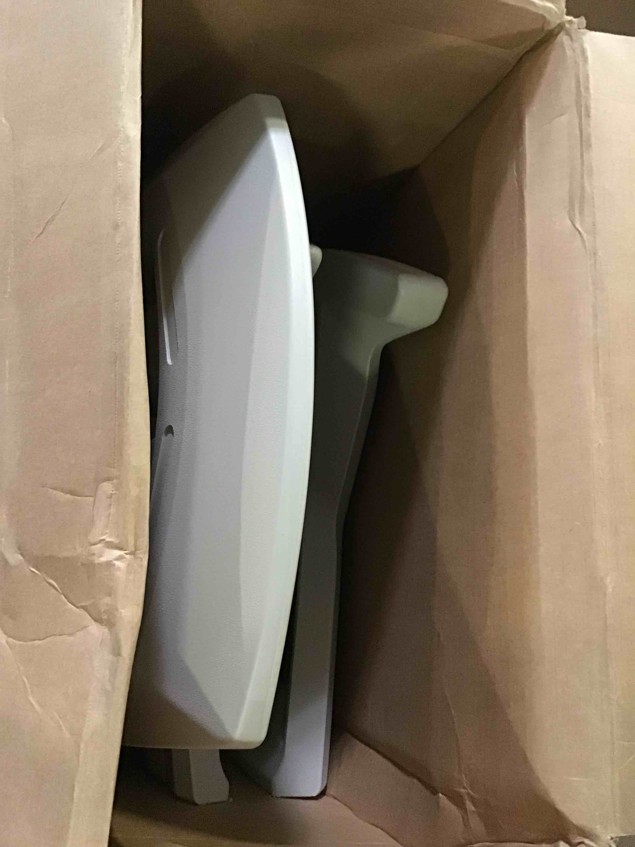 https://s3.amazonaws.com/lotting-images-prod/bidfta/RED5255564_1692368959381.jpeg