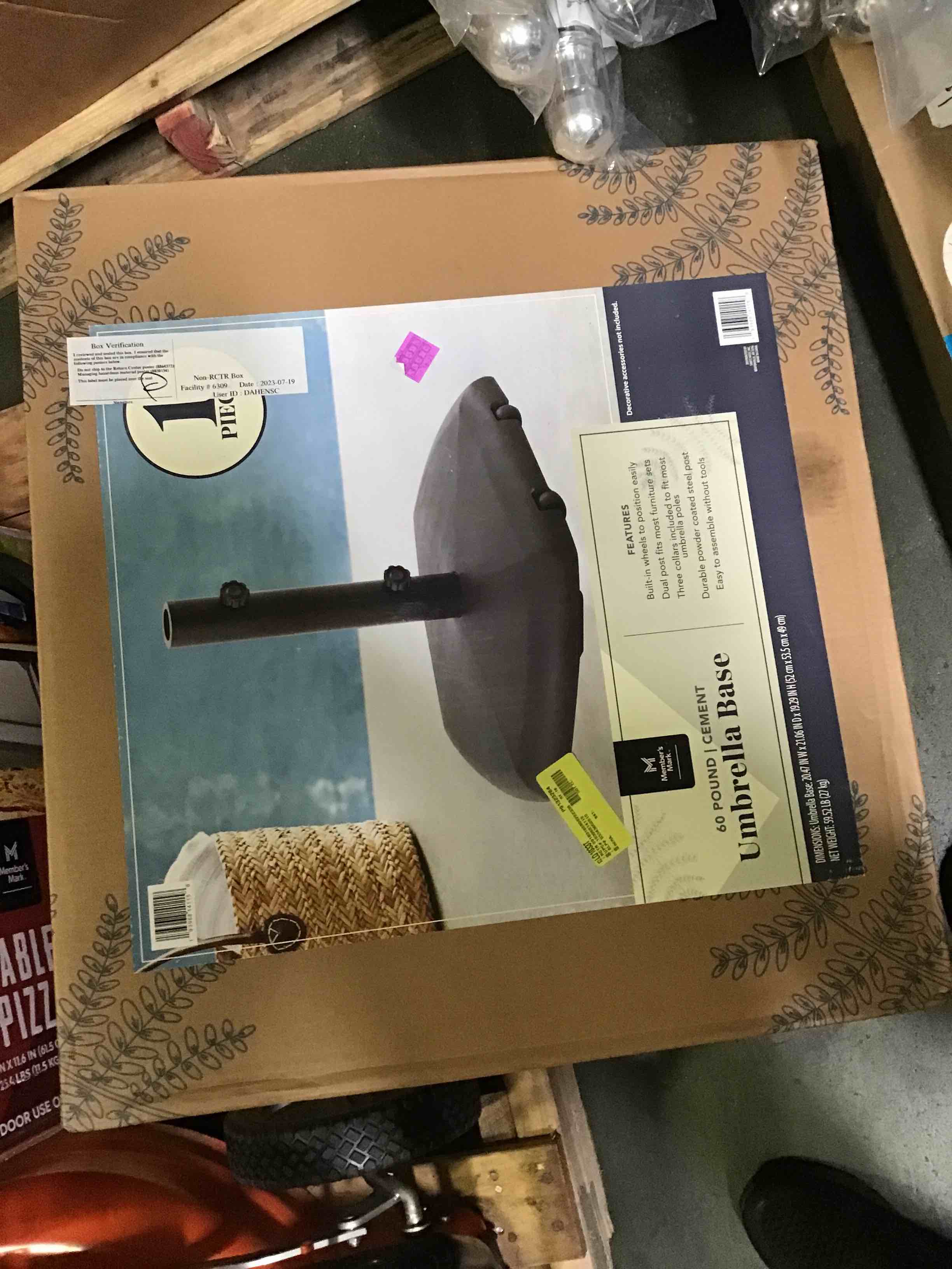 https://s3.amazonaws.com/lotting-images-prod/bidfta/RED5255805_1692639782119.jpeg