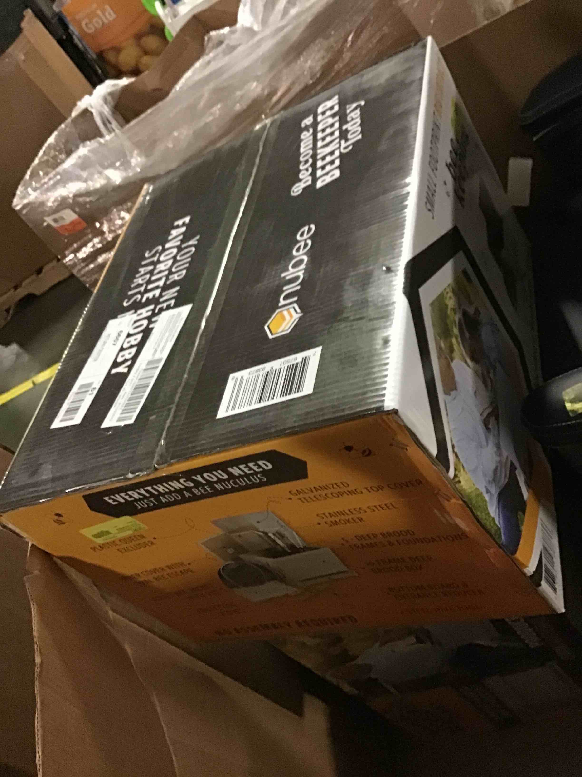 https://s3.amazonaws.com/lotting-images-prod/bidfta/RED5255853_1692702165325.jpeg