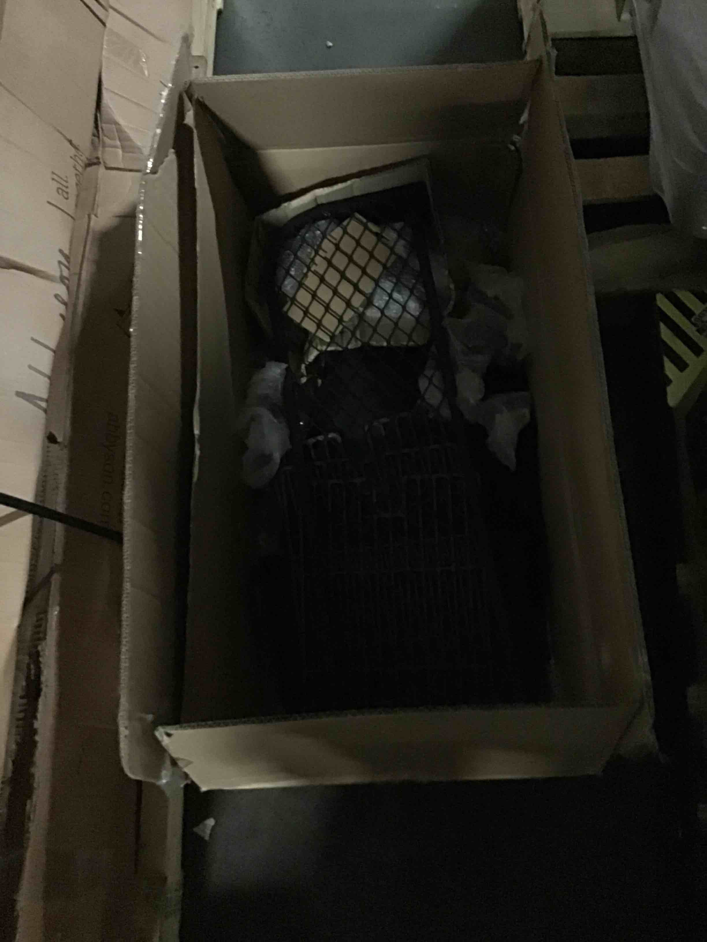 https://s3.amazonaws.com/lotting-images-prod/bidfta/RED5256410_1692959963010.jpeg