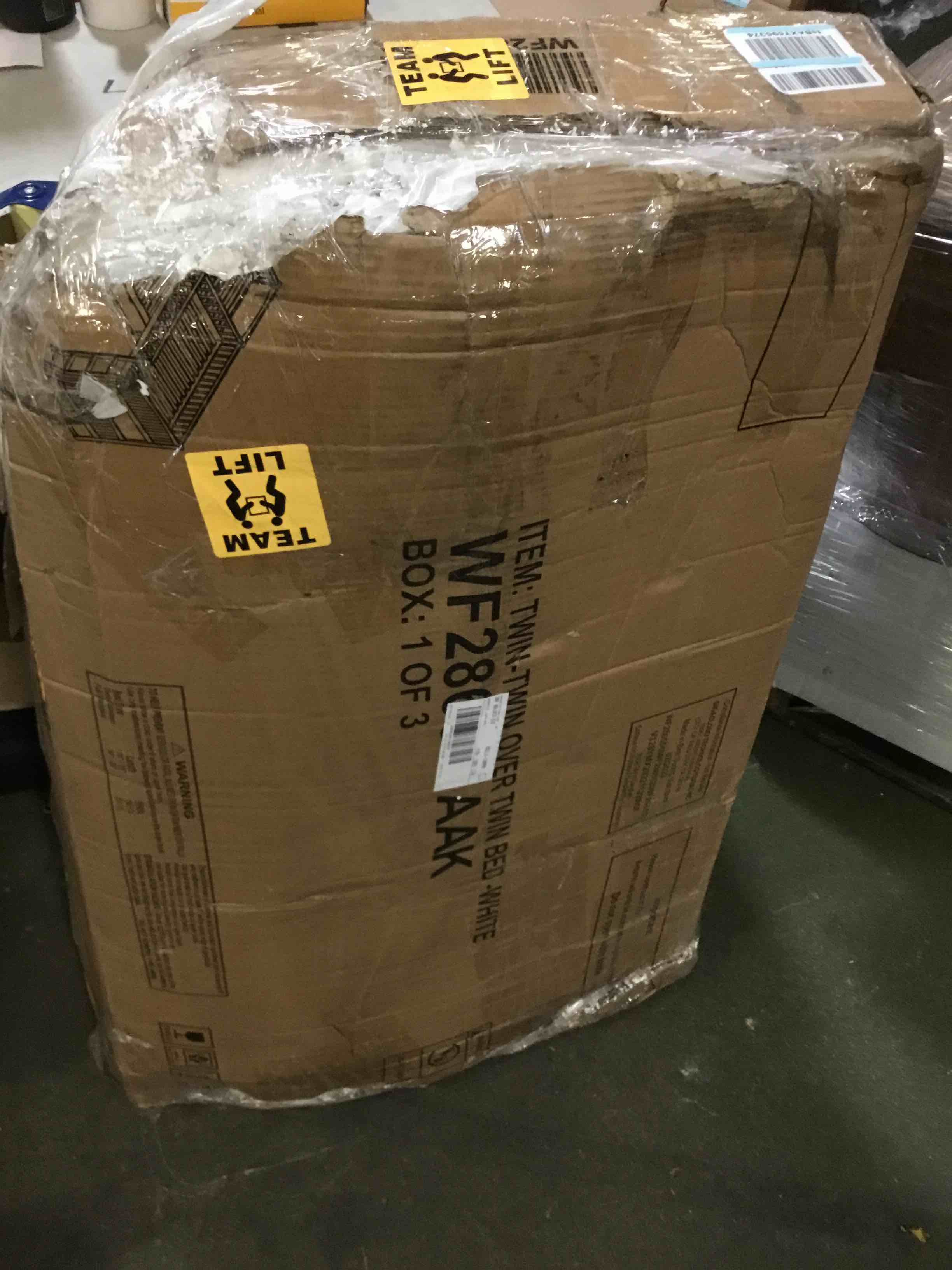 https://s3.amazonaws.com/lotting-images-prod/bidfta/RED5258016_1692021251717.jpeg