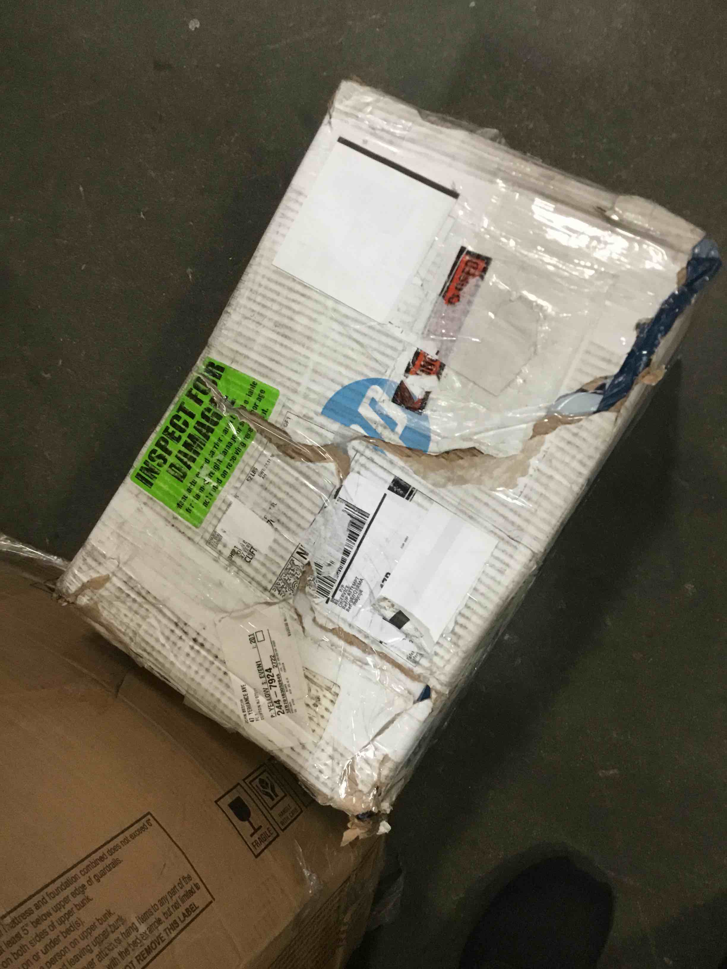 https://s3.amazonaws.com/lotting-images-prod/bidfta/RED5258017_1692021291658.jpeg