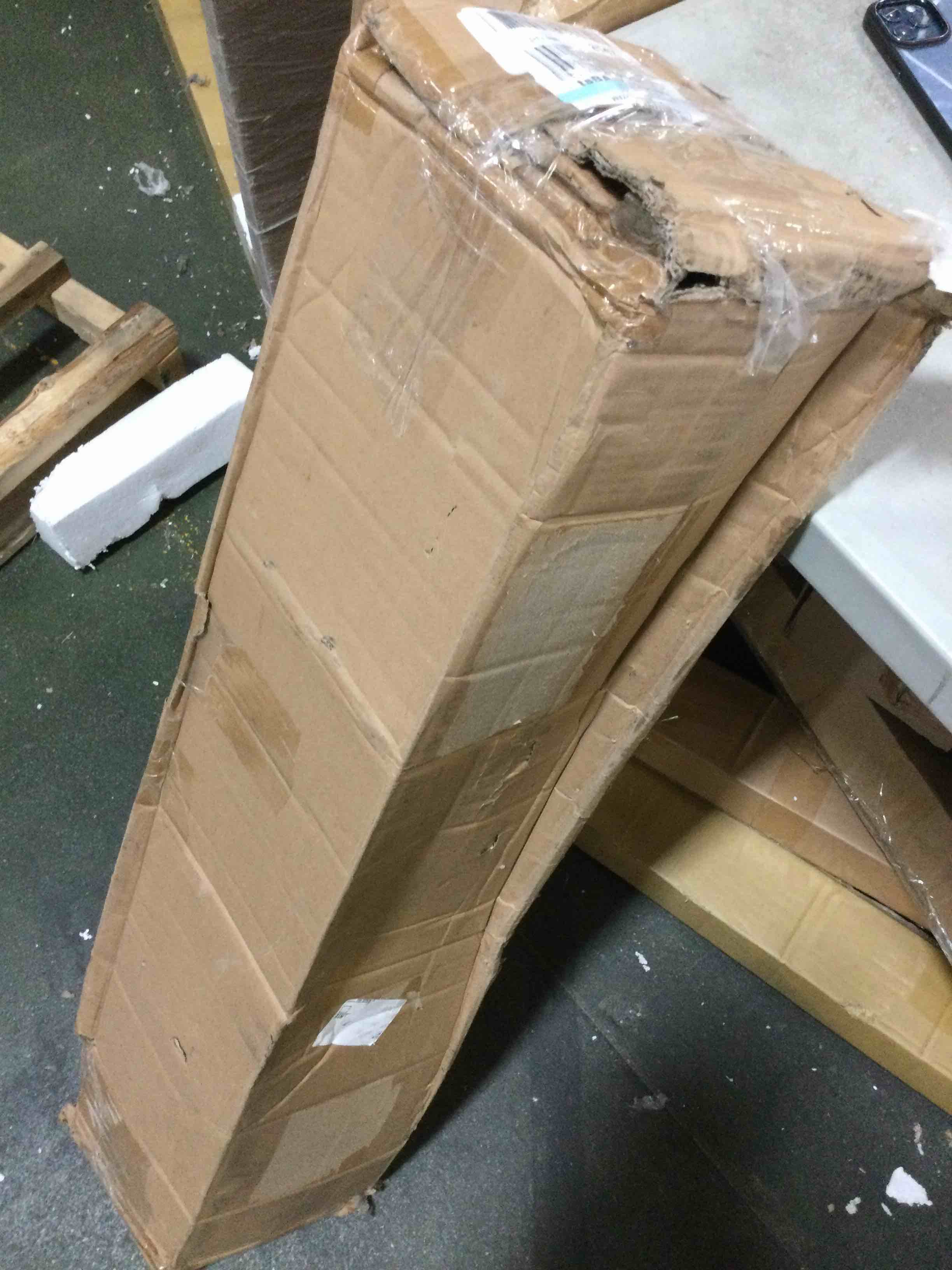 https://s3.amazonaws.com/lotting-images-prod/bidfta/RED5258186_1692104621451.jpeg