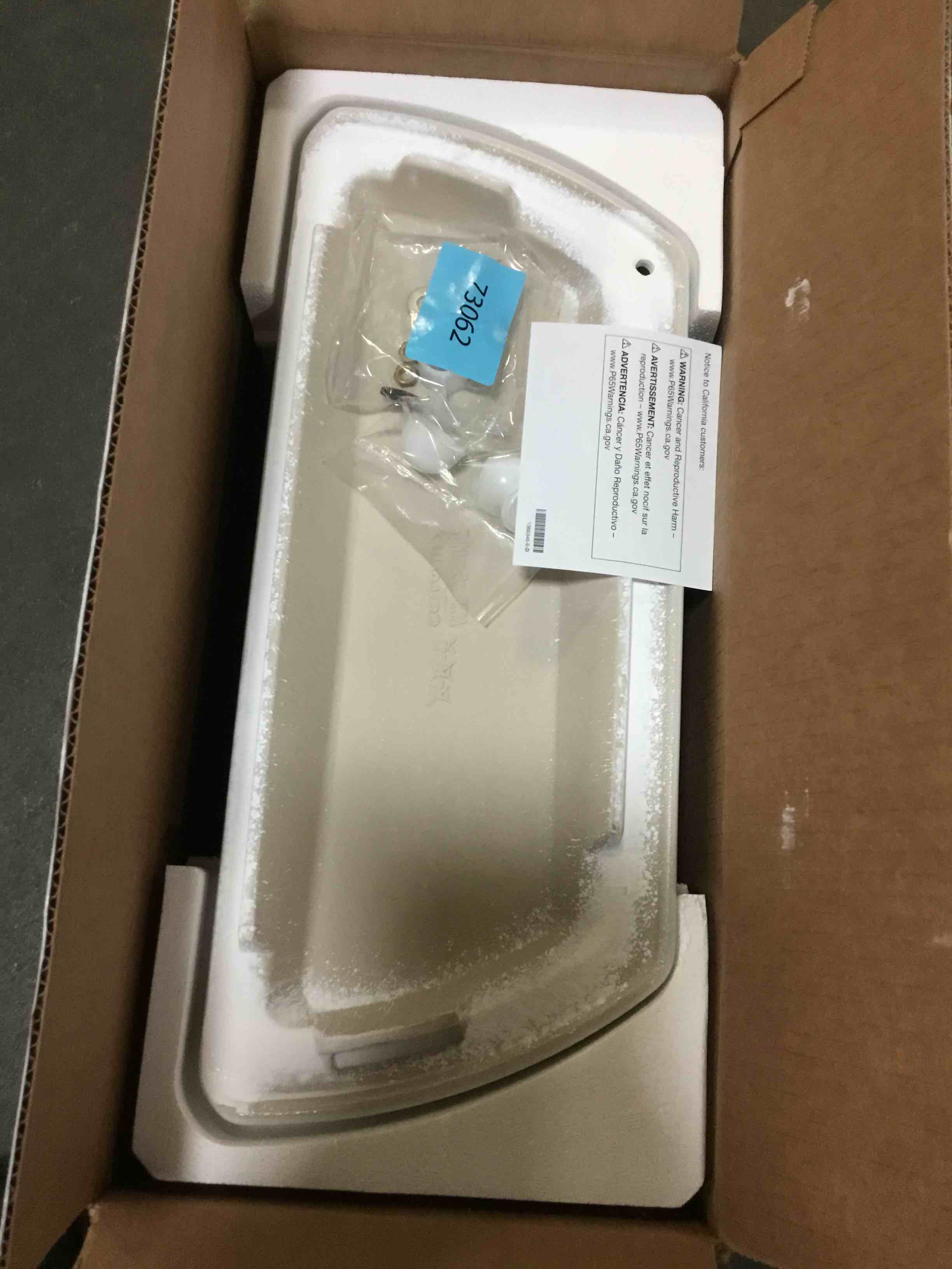 https://s3.amazonaws.com/lotting-images-prod/bidfta/RED5258409_1692197988789.jpeg