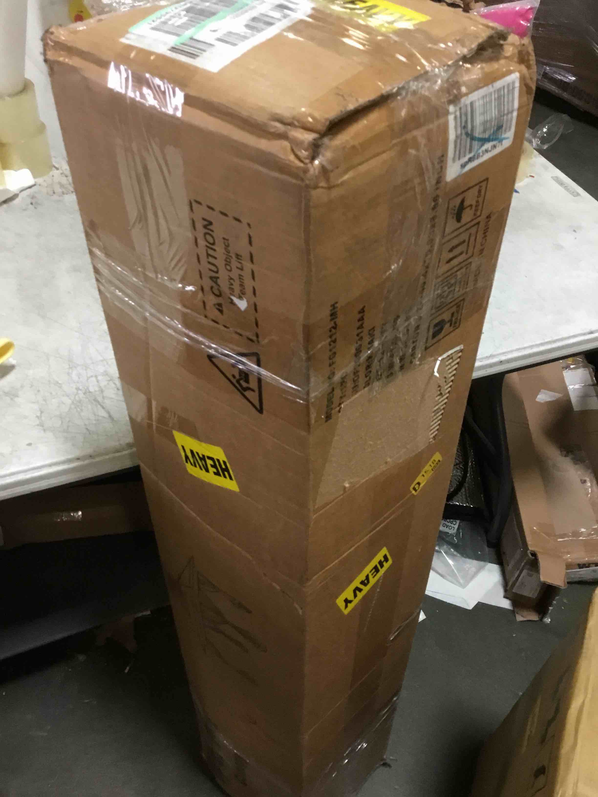 https://s3.amazonaws.com/lotting-images-prod/bidfta/RED5258424_1692200345308.jpeg