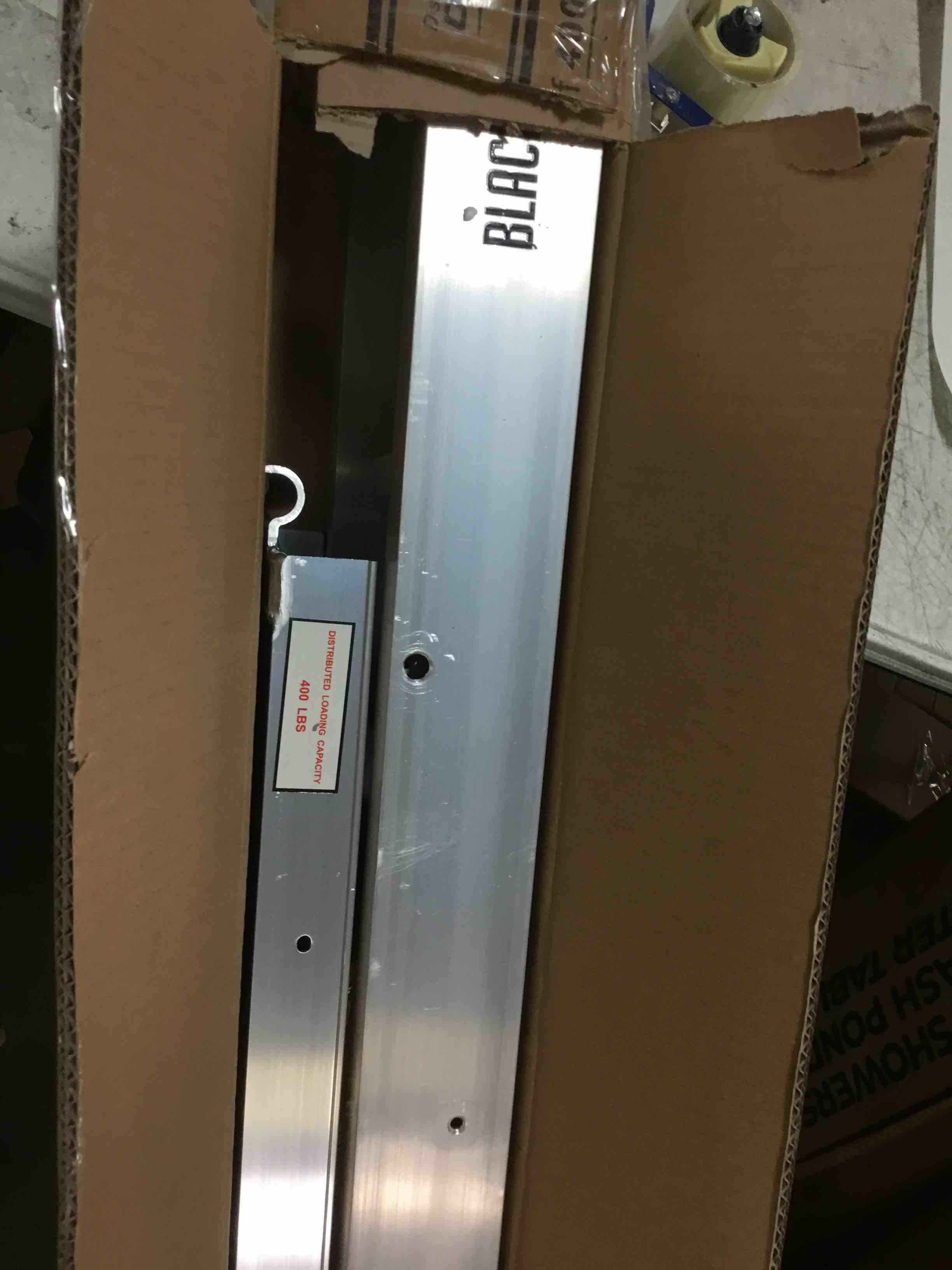 https://s3.amazonaws.com/lotting-images-prod/bidfta/RED5258456_1692207167490.jpeg