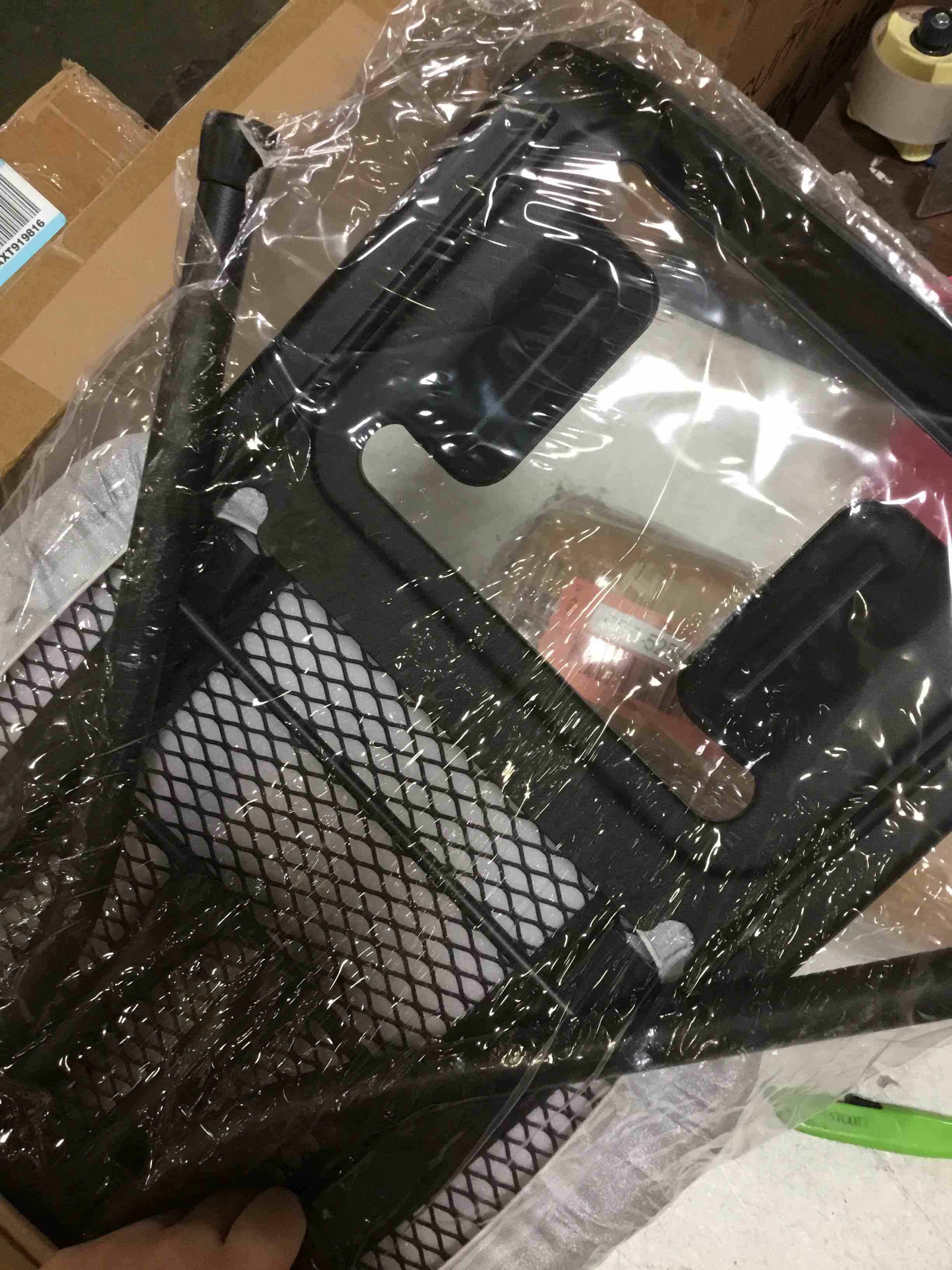 https://s3.amazonaws.com/lotting-images-prod/bidfta/RED5258495_1692214922214.jpeg