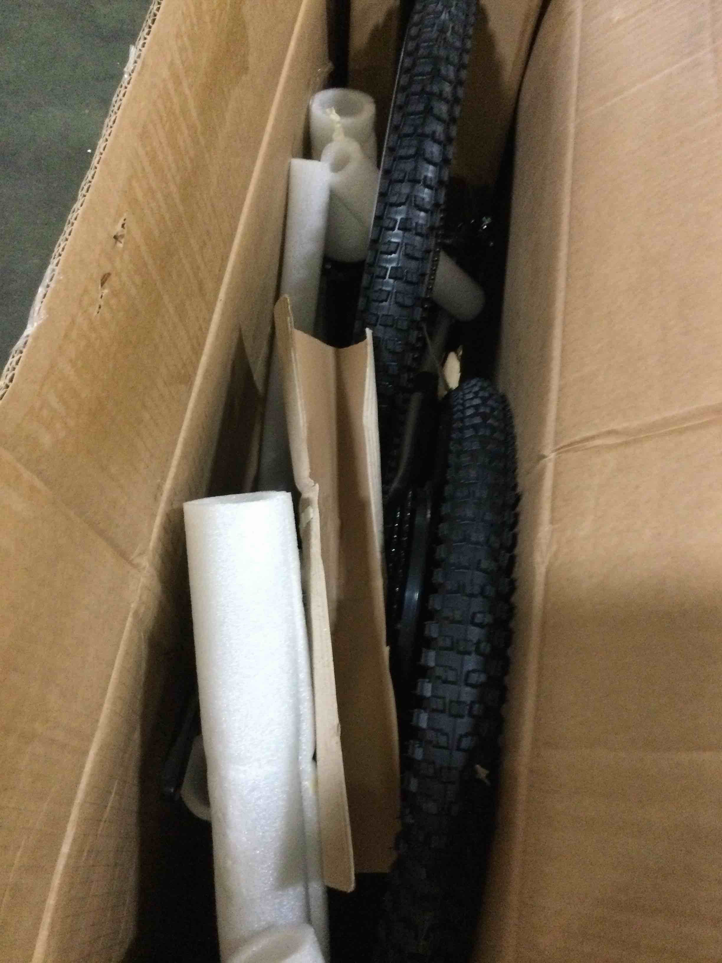 https://s3.amazonaws.com/lotting-images-prod/bidfta/RED5258528_1692274775017.jpeg