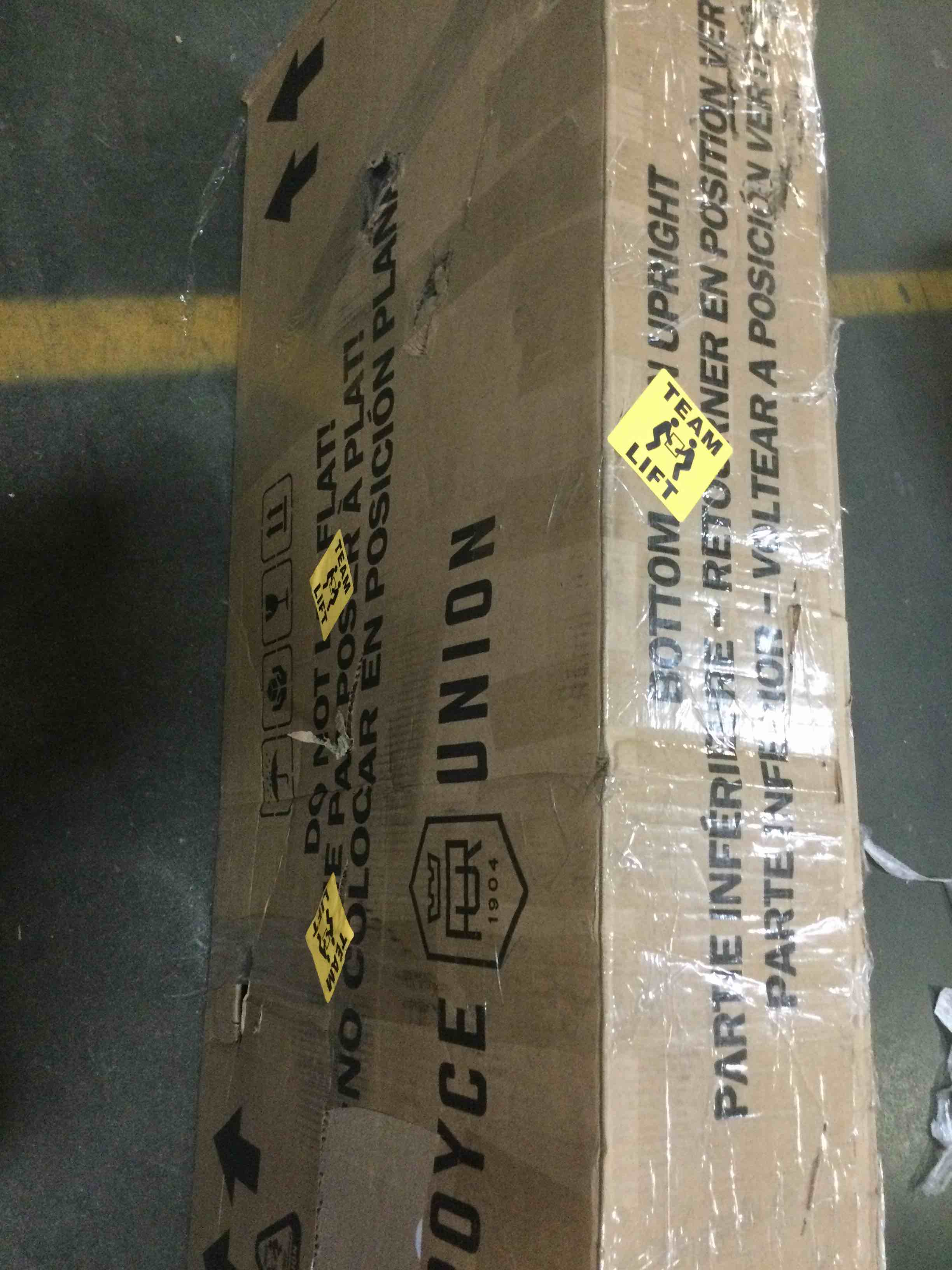 https://s3.amazonaws.com/lotting-images-prod/bidfta/RED5258528_1692274779385.jpeg