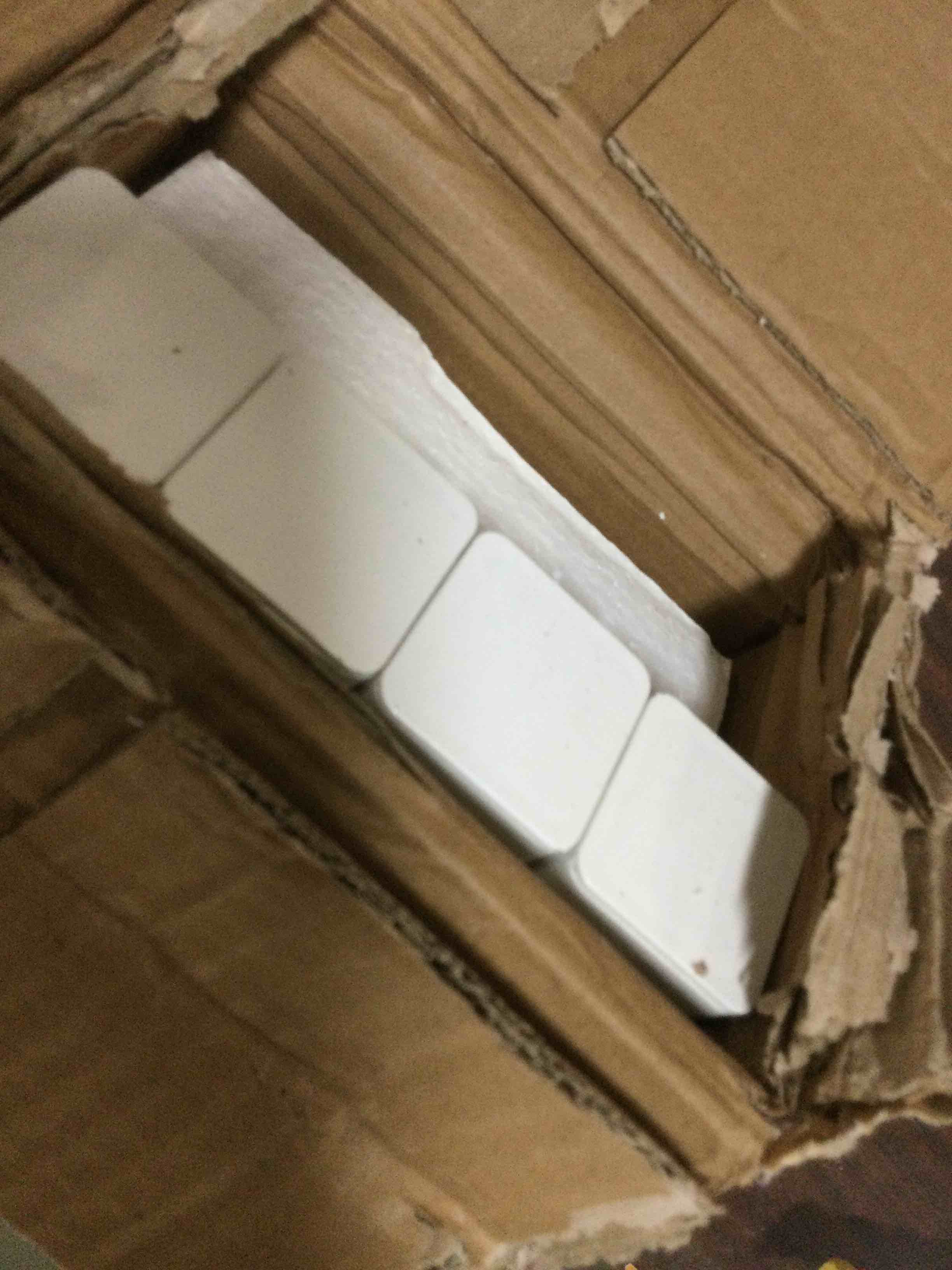 https://s3.amazonaws.com/lotting-images-prod/bidfta/RED5258531_1692275098438.jpeg