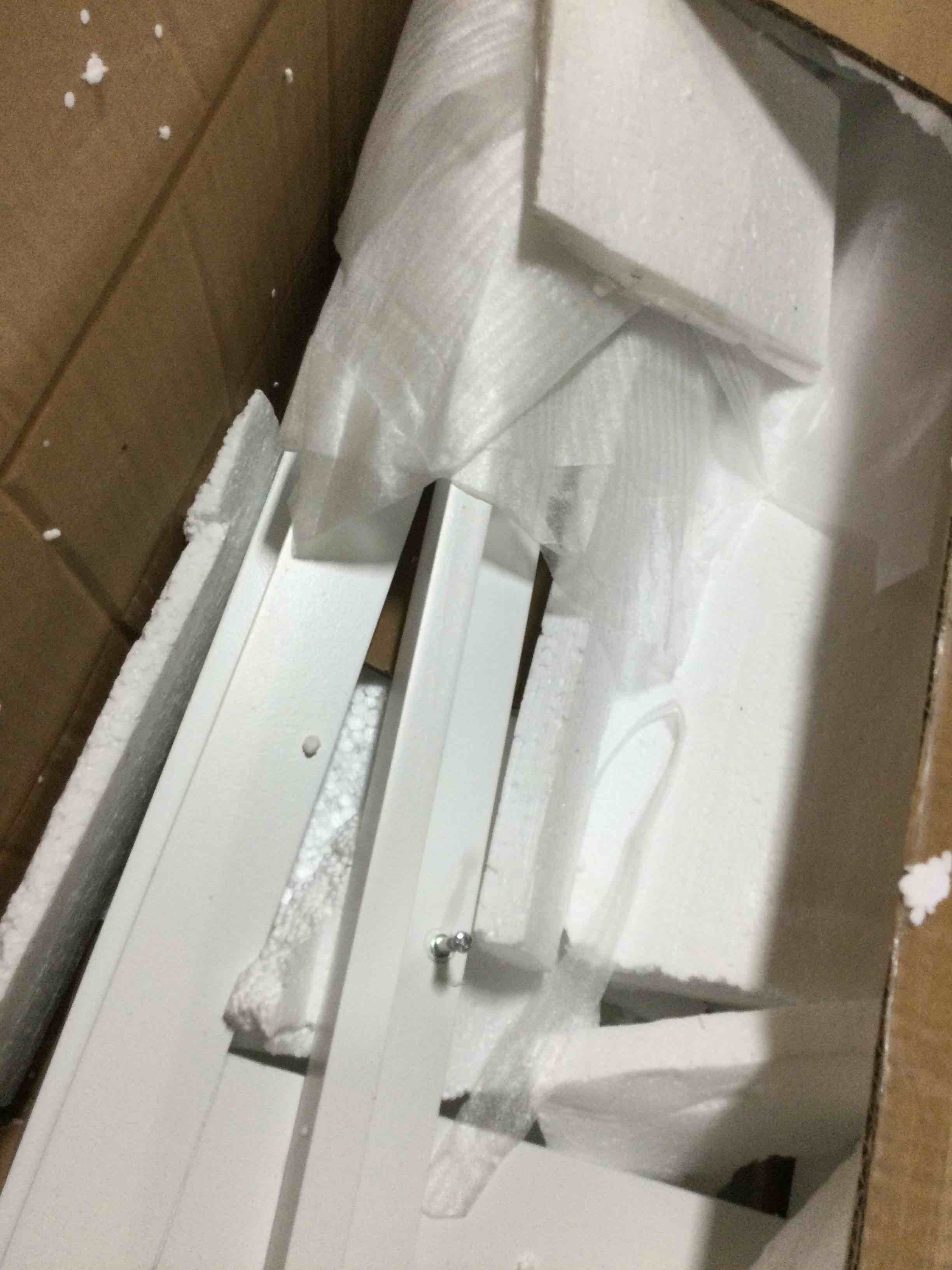 https://s3.amazonaws.com/lotting-images-prod/bidfta/RED5258563_1692282500921.jpeg