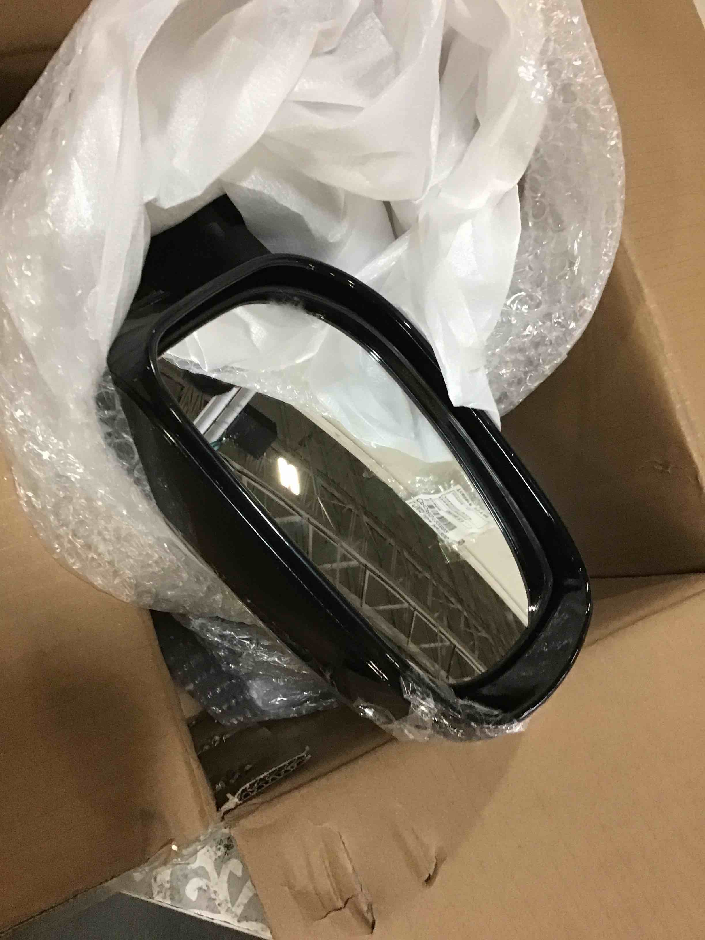 https://s3.amazonaws.com/lotting-images-prod/bidfta/RED5258919_1692621140331.jpeg