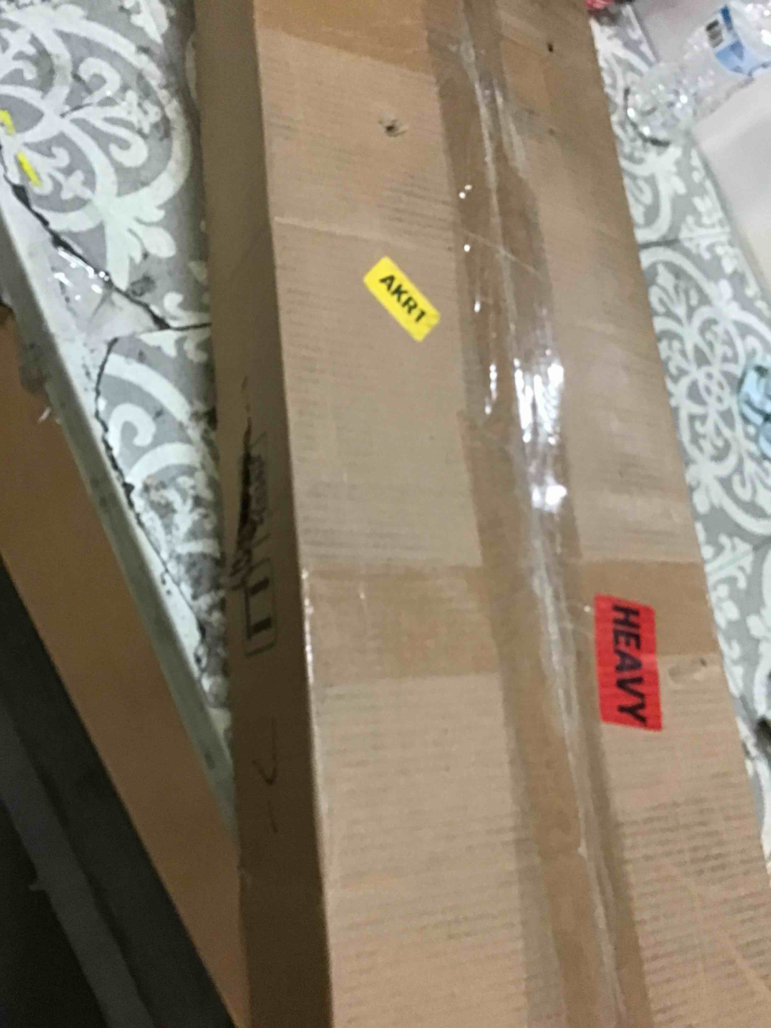 https://s3.amazonaws.com/lotting-images-prod/bidfta/RED5258973_1692629201688.jpeg